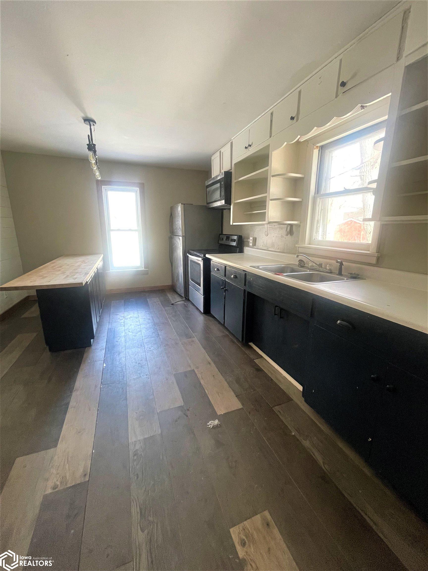 2505 7th Street, Emmetsburg, Iowa image 3