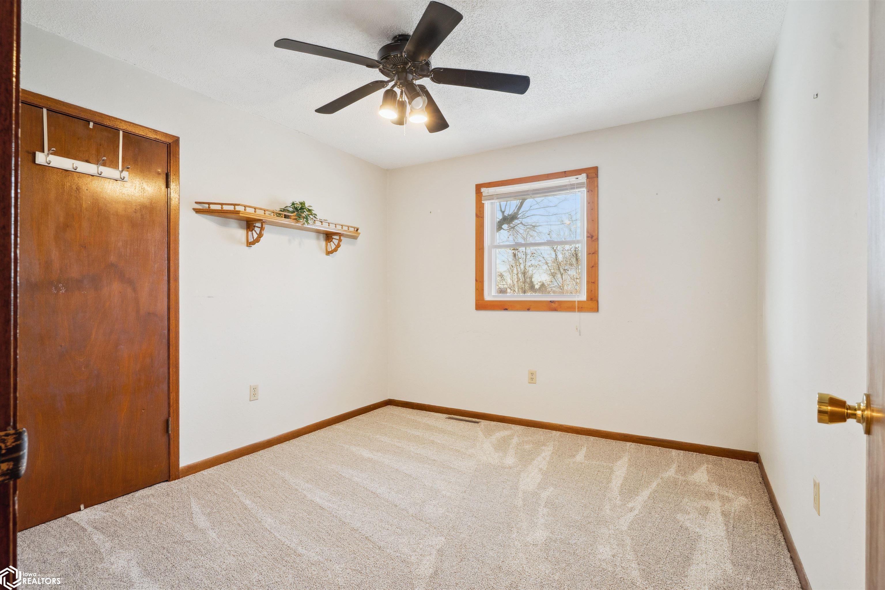 206 E Jackson St, Grandview, Iowa image 12