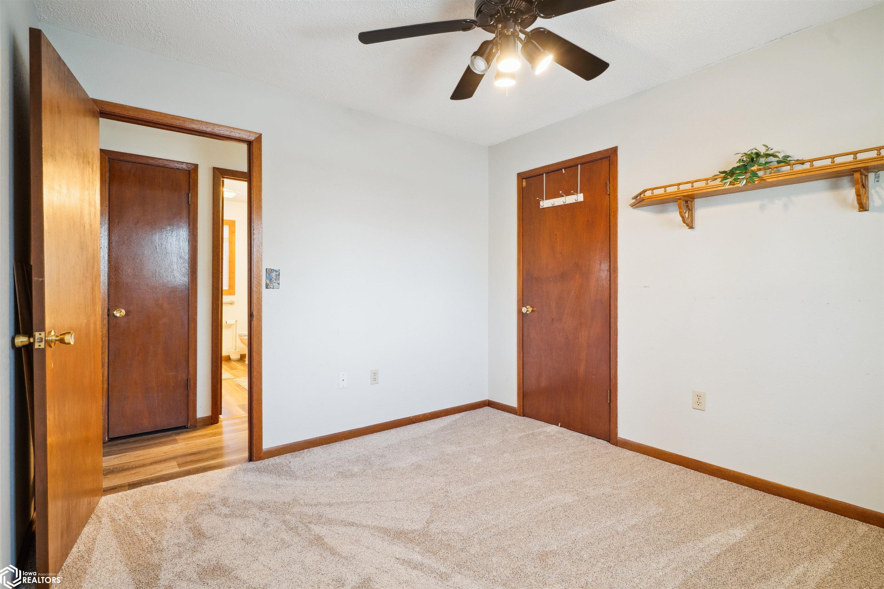206 E Jackson St, Grandview, Iowa image 13