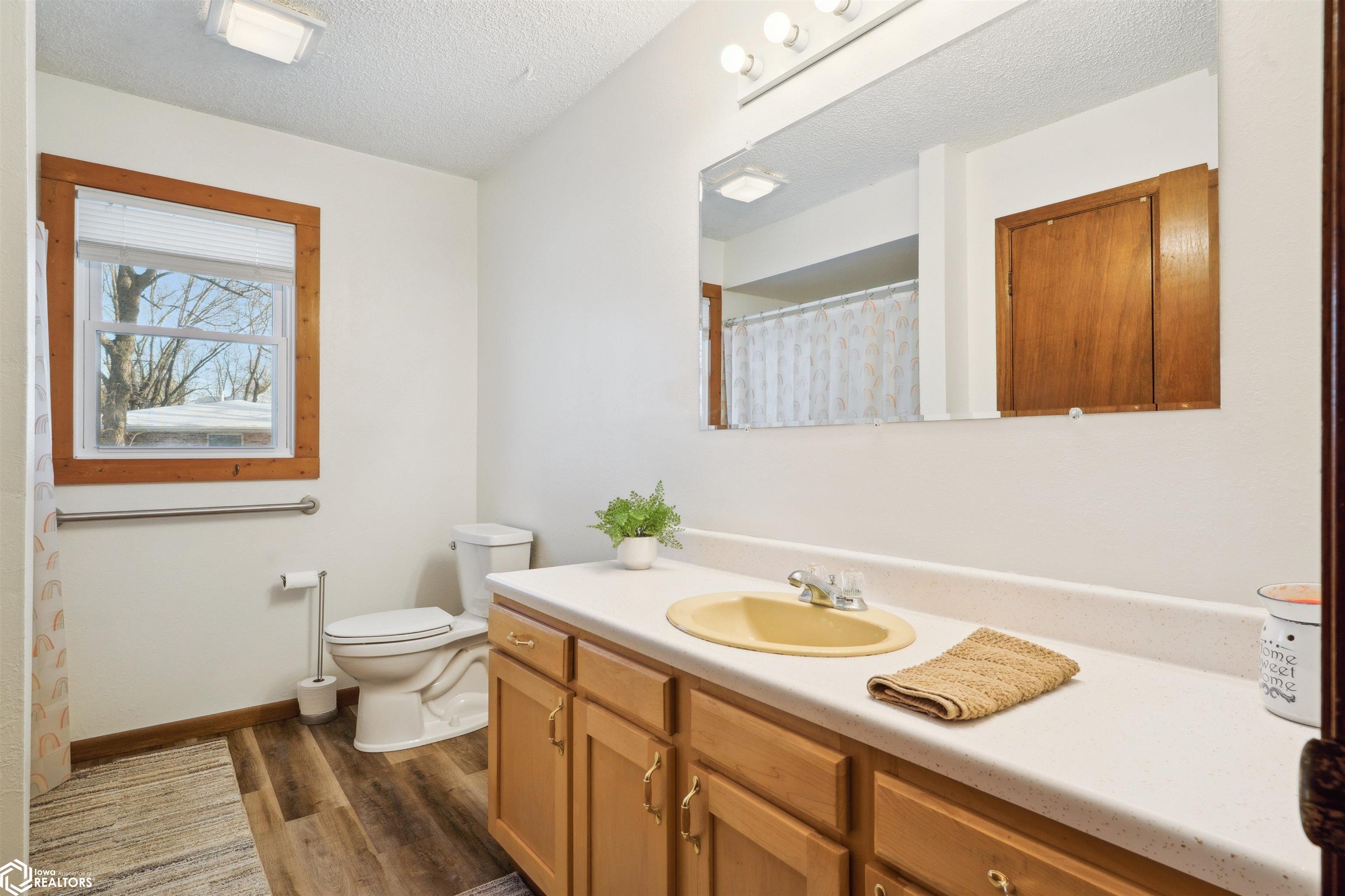 206 E Jackson St, Grandview, Iowa image 14