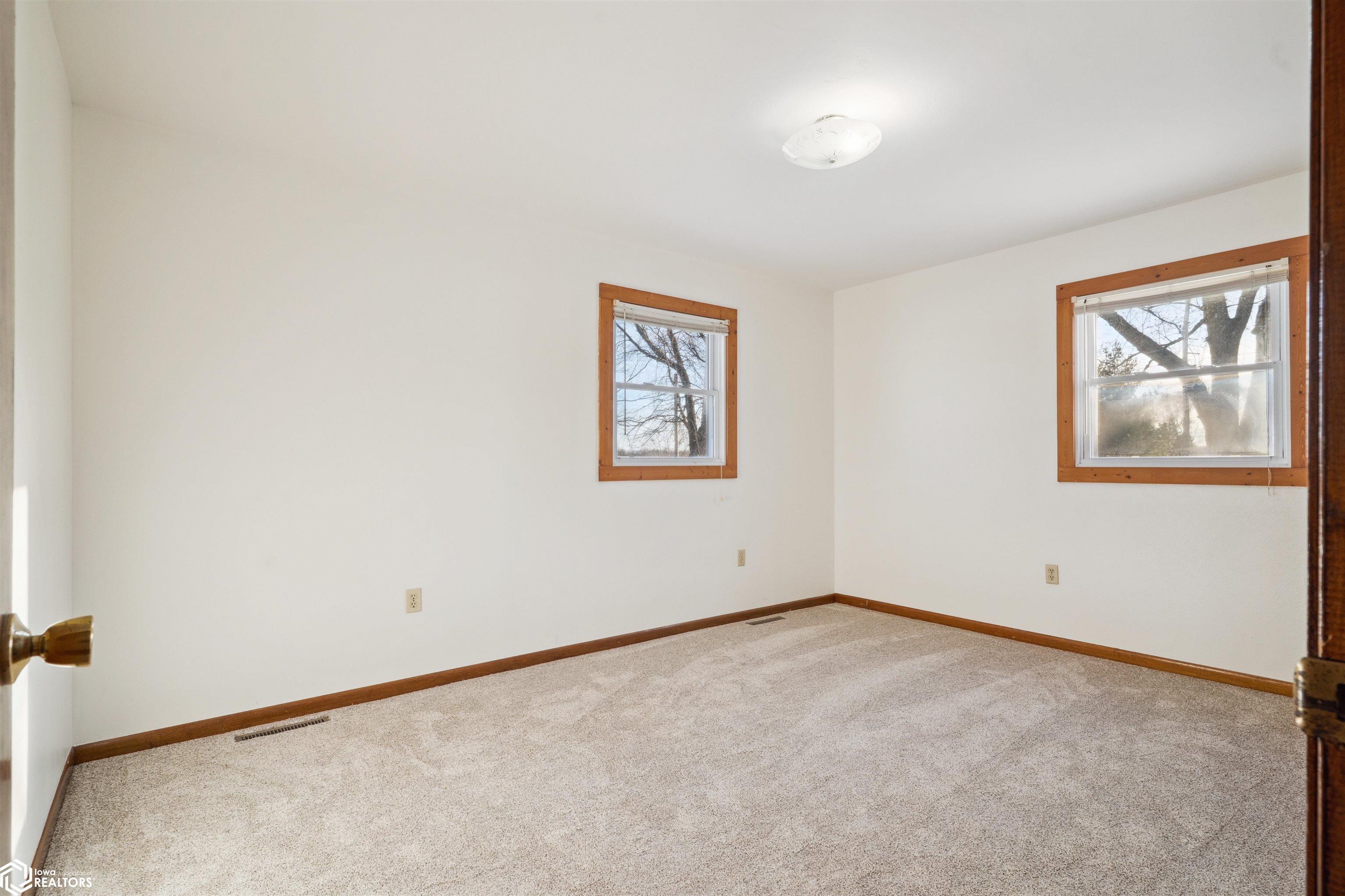206 E Jackson St, Grandview, Iowa image 15