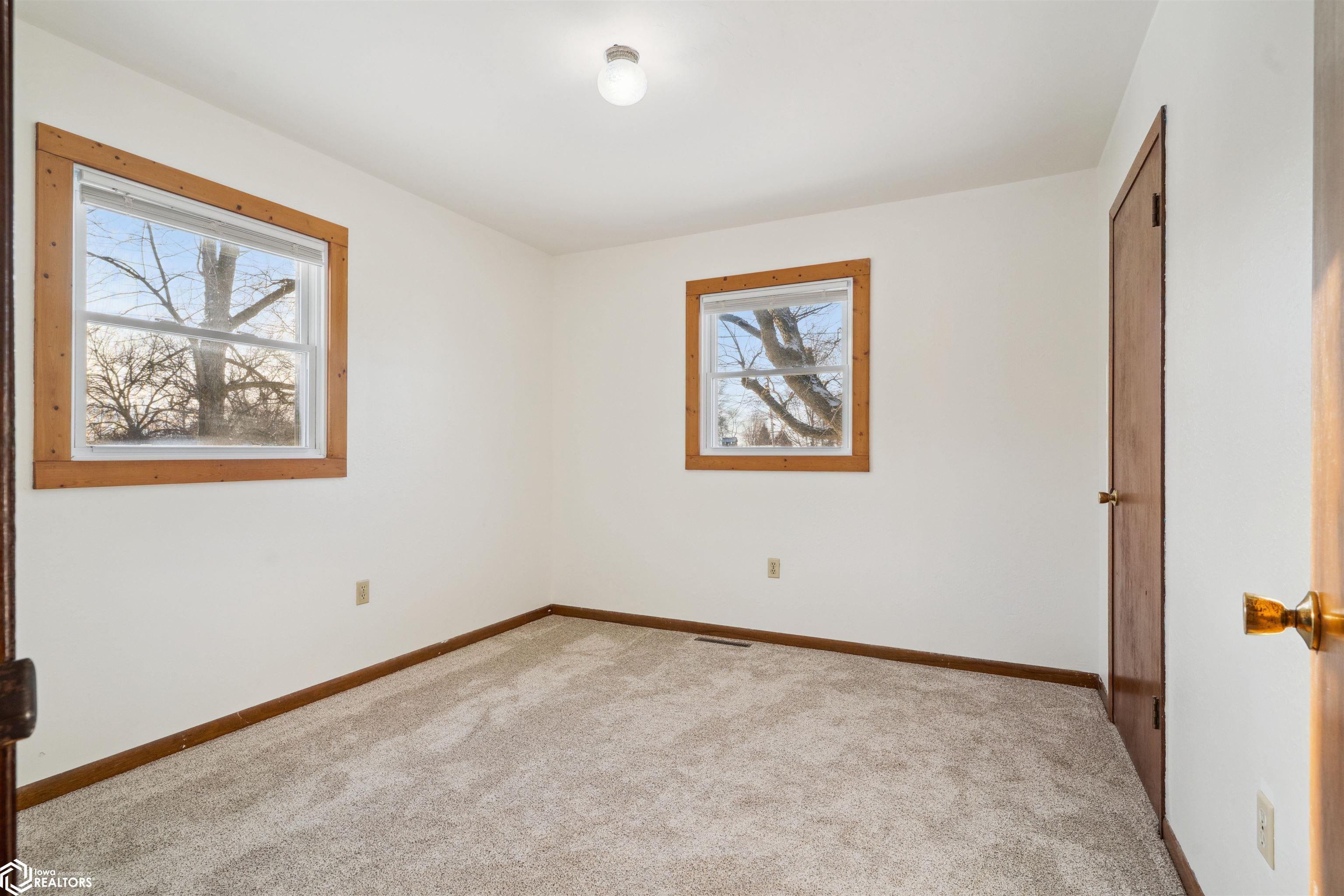 206 E Jackson St, Grandview, Iowa image 17