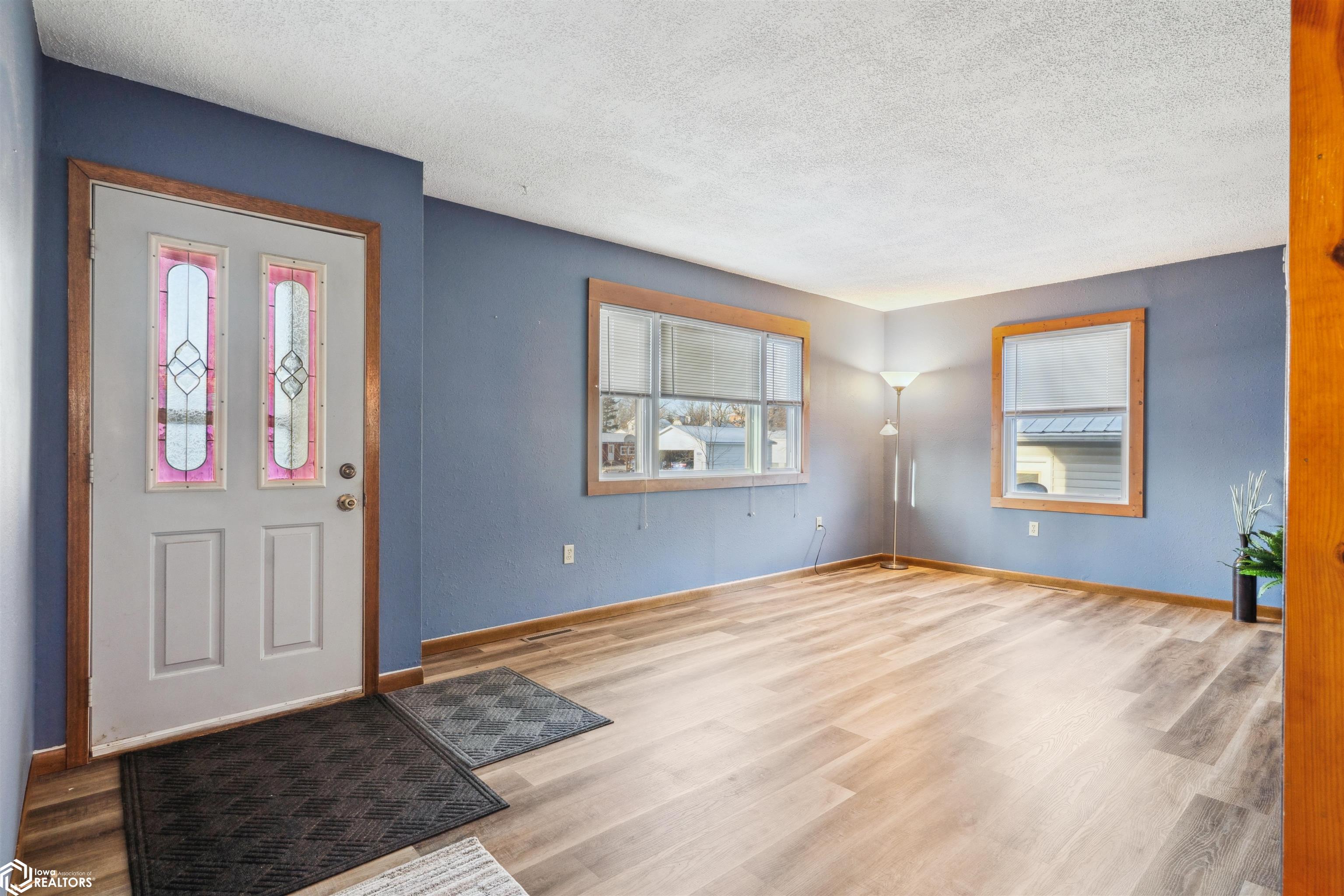 206 E Jackson St, Grandview, Iowa image 4