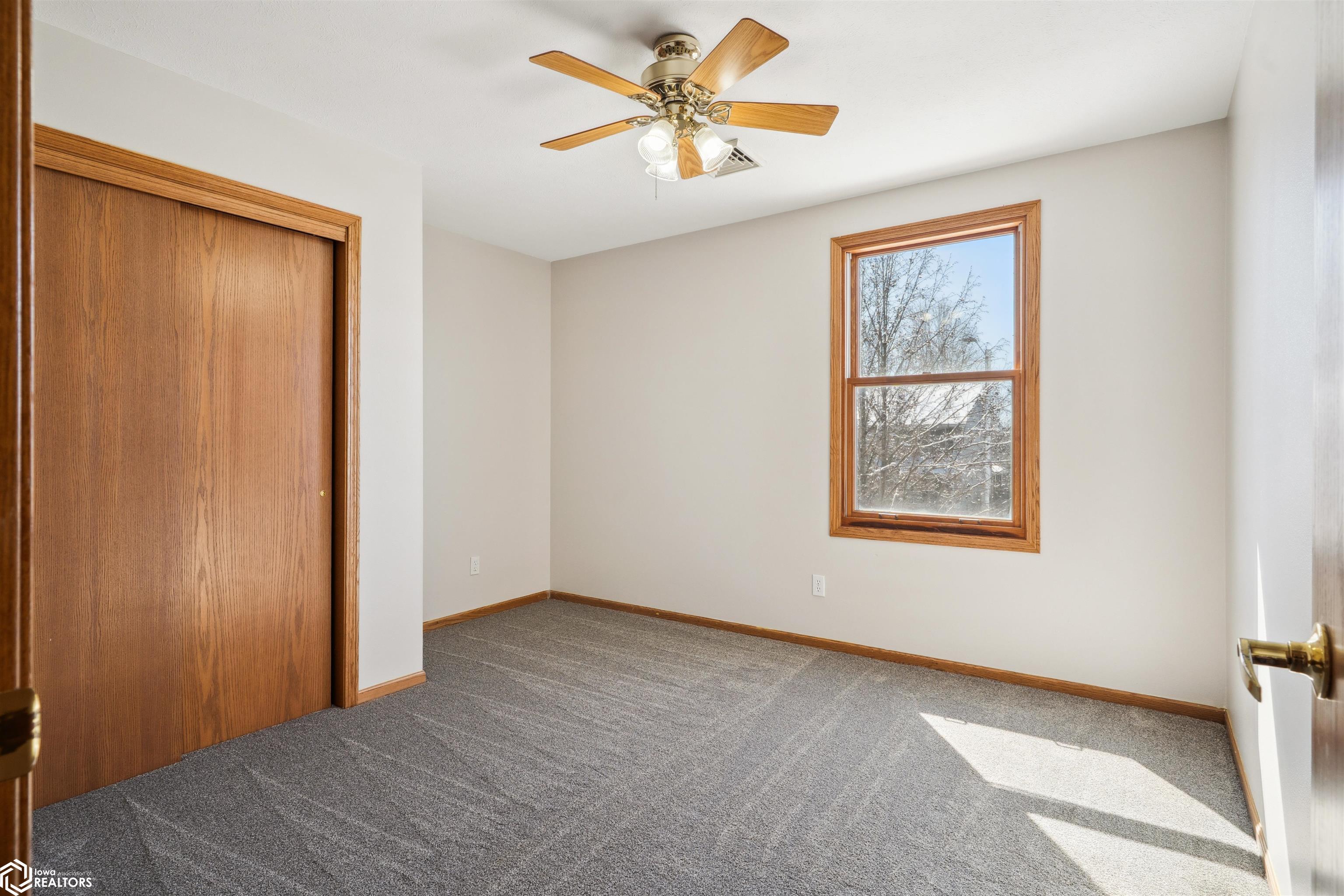 1802 Koestner St., Burlington, Iowa image 12