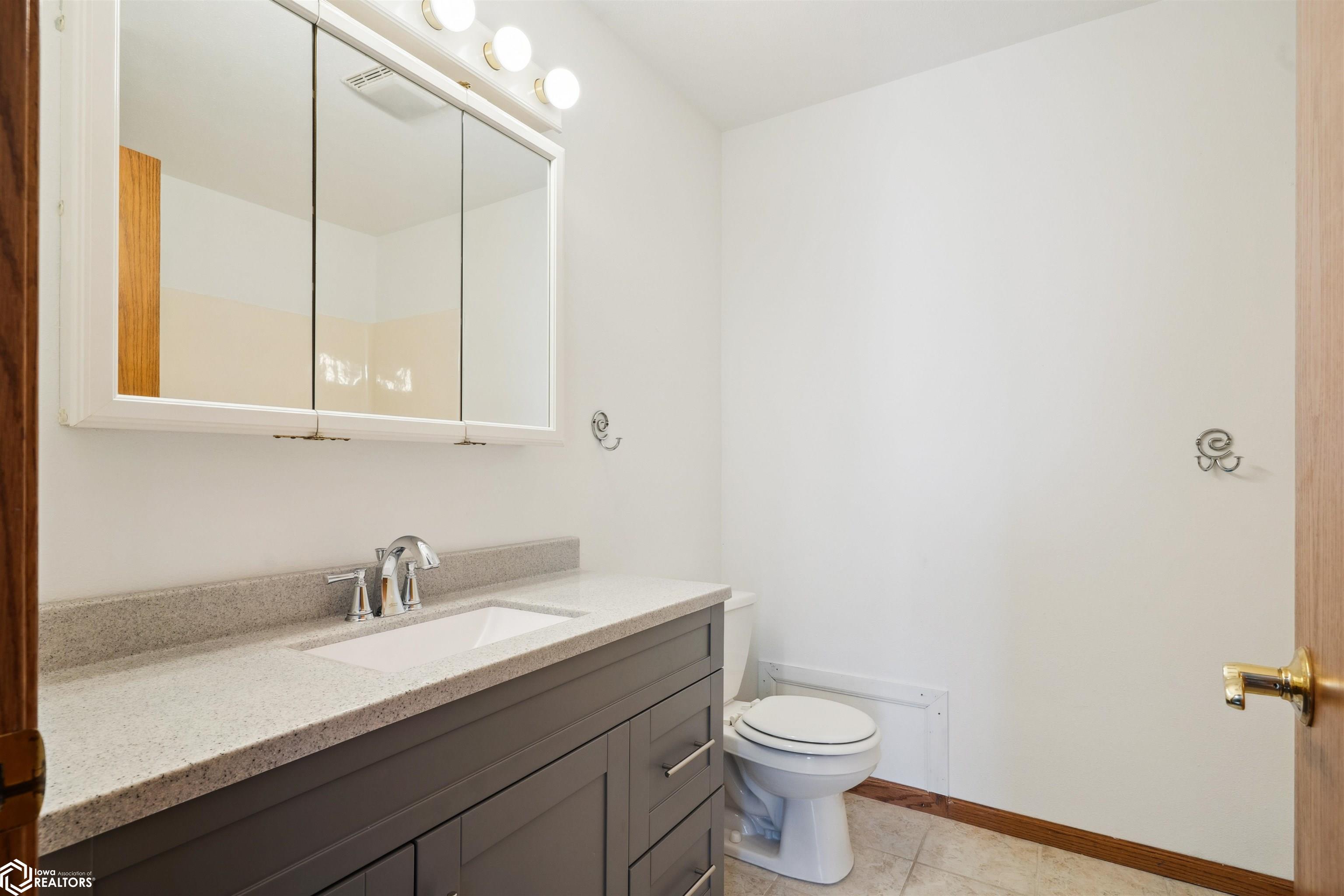 1802 Koestner St., Burlington, Iowa image 13