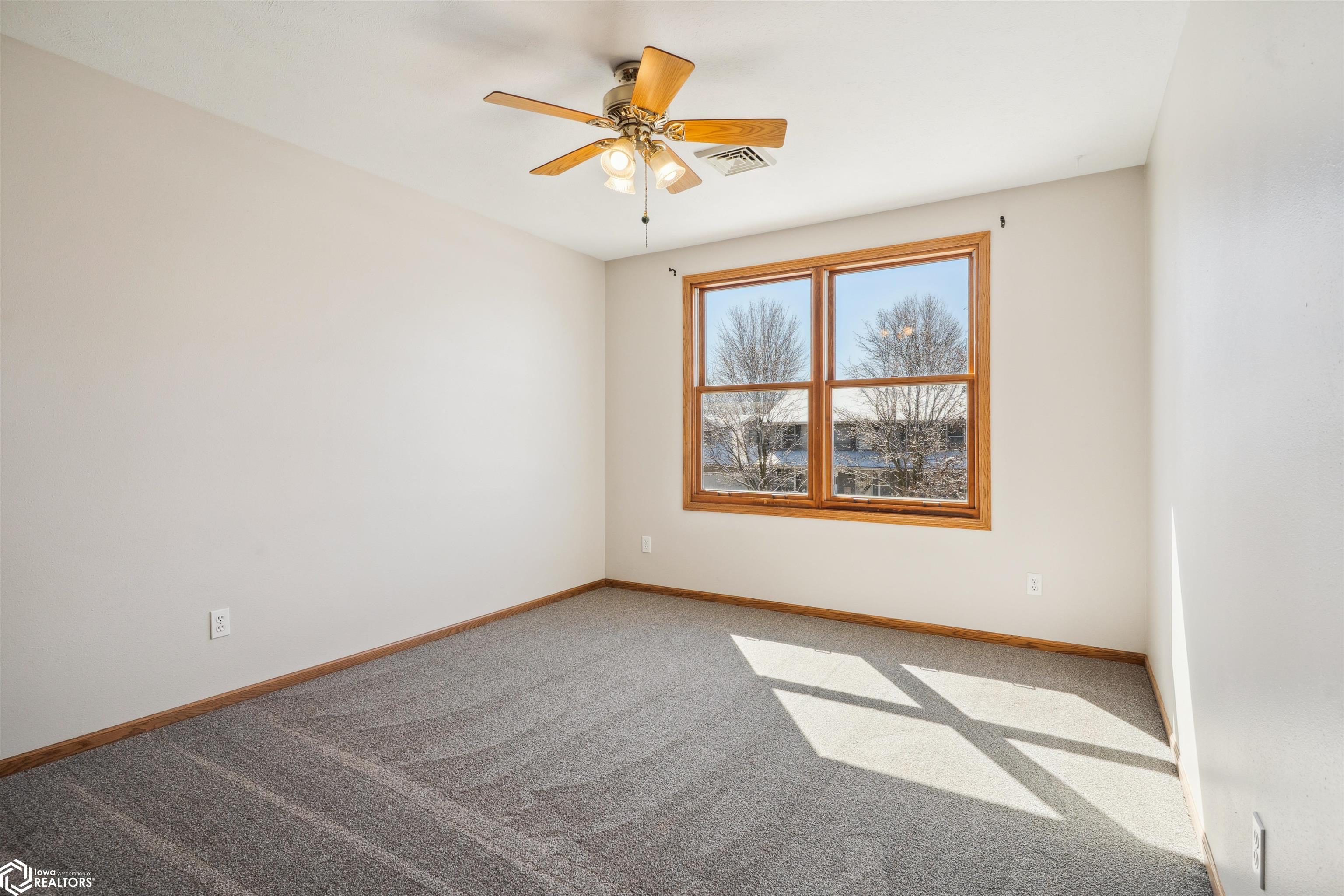 1802 Koestner St., Burlington, Iowa image 14