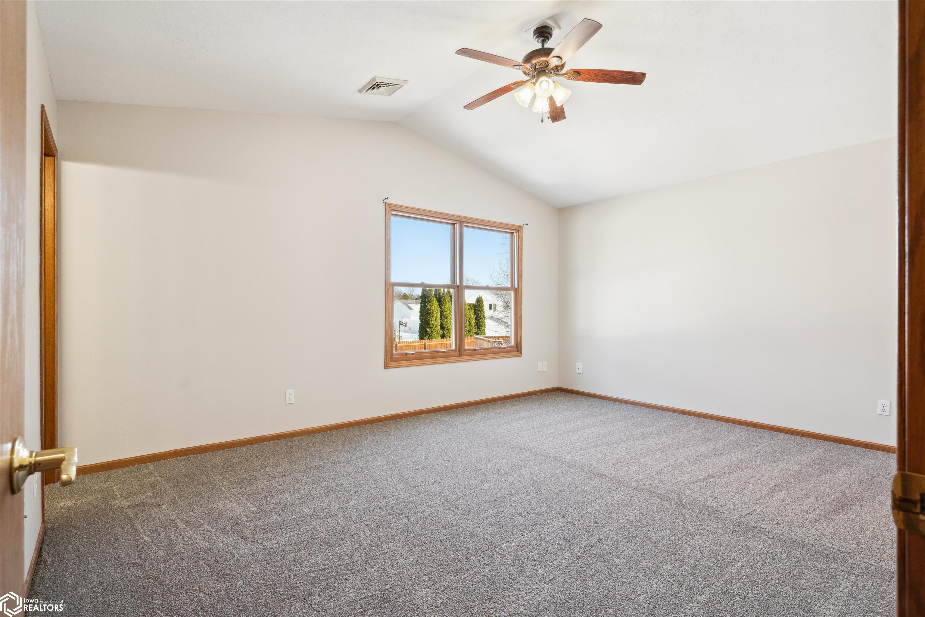 1802 Koestner St., Burlington, Iowa image 16