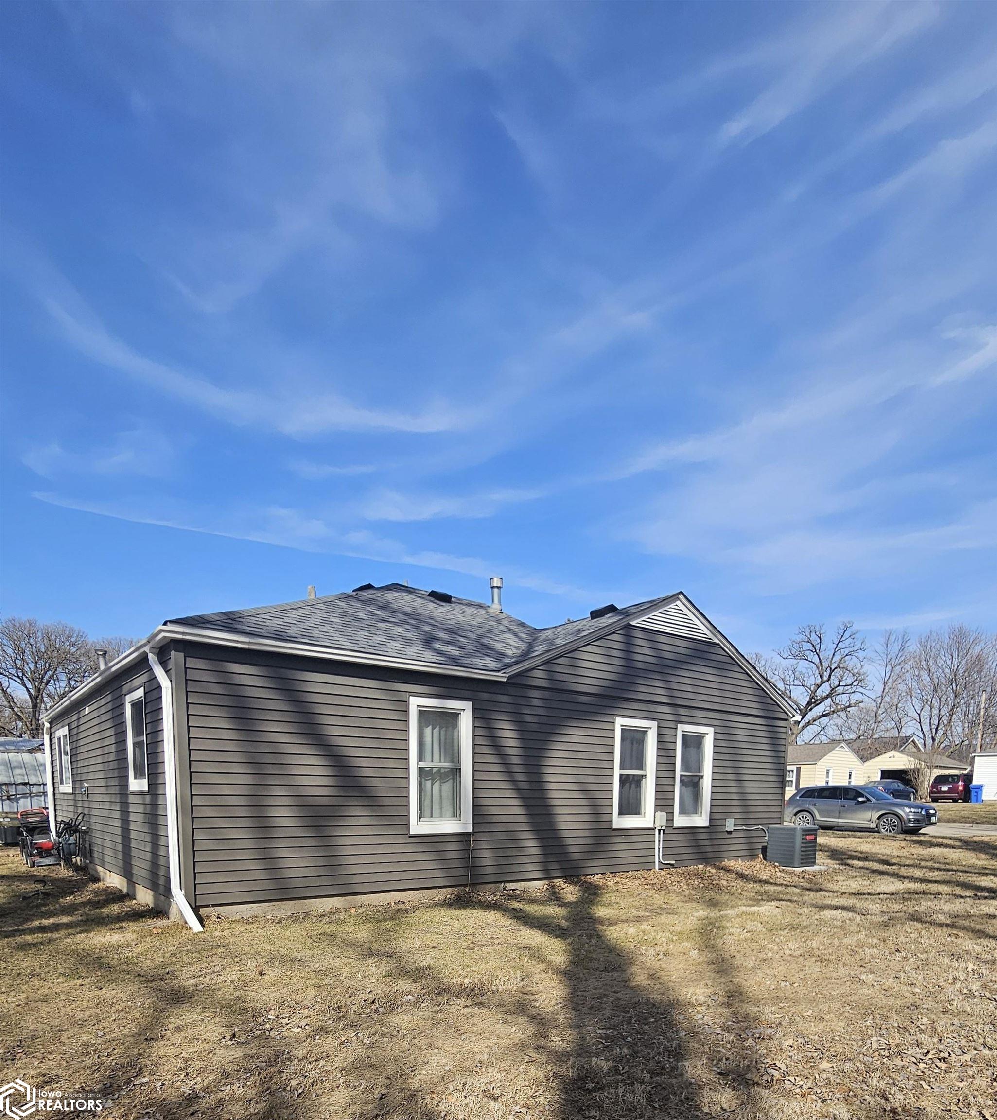706 Pinet Pl, Jefferson, Iowa image 2