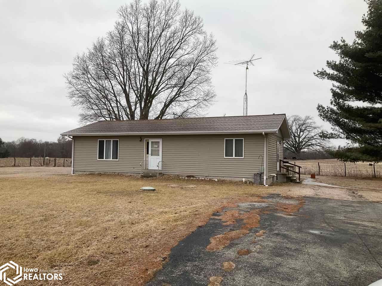 419 Crane Hill, Lomax, Illinois image 1