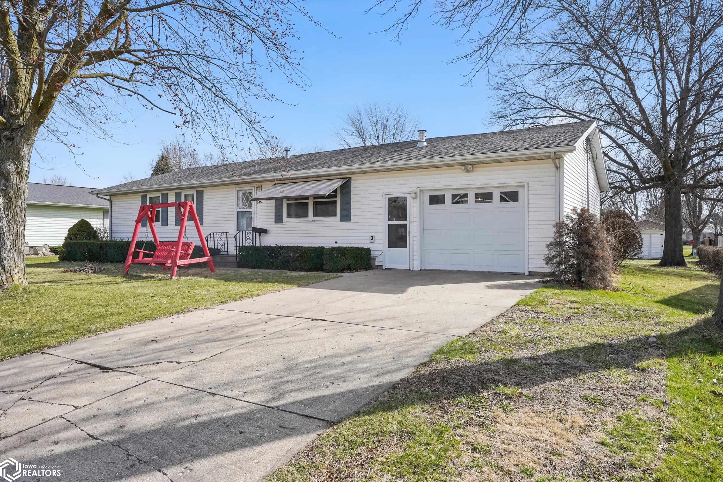 1406 N 4th Avenue, Washington, Iowa image 1