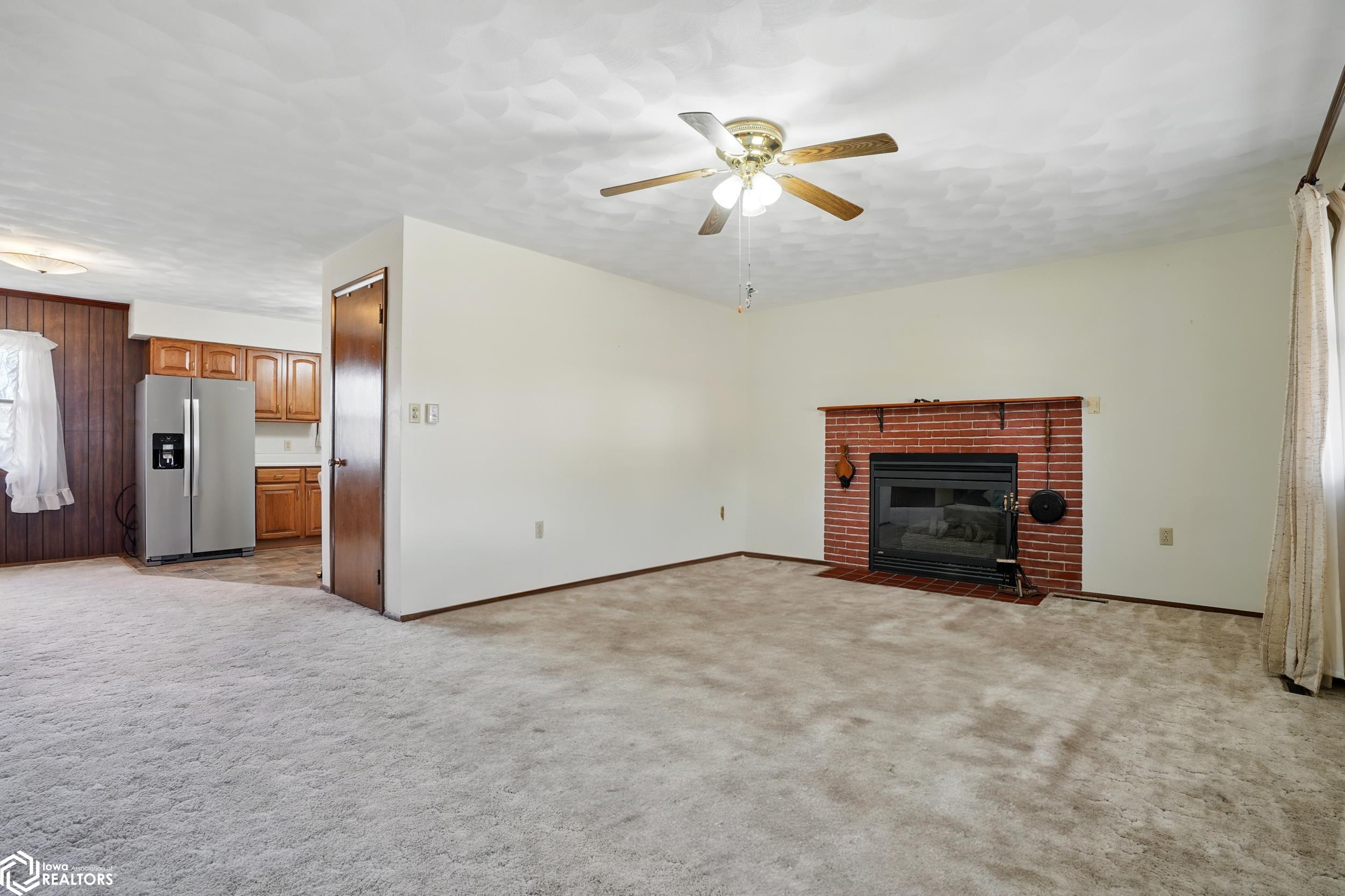 1406 N 4th Avenue, Washington, Iowa image 2