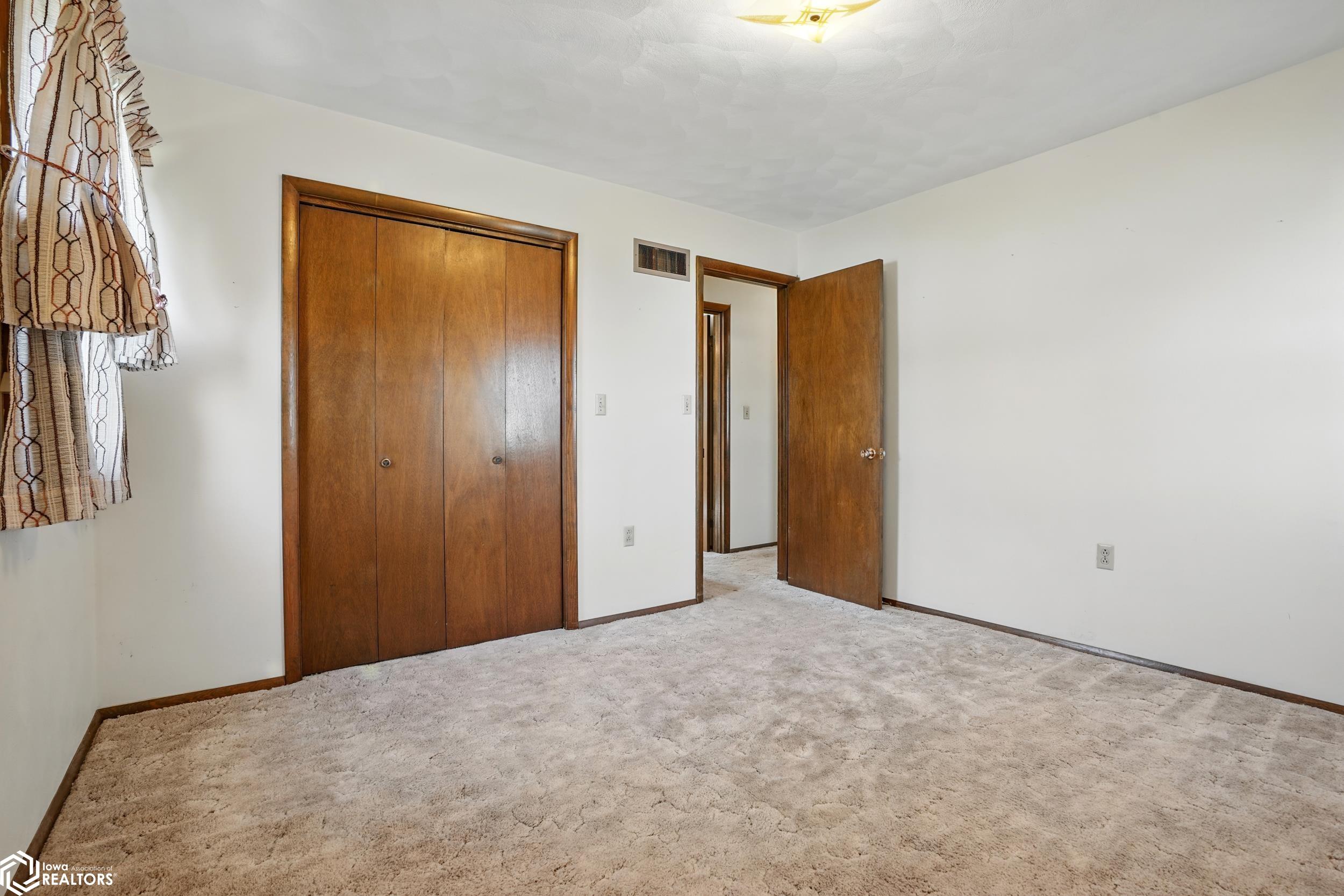 1406 N 4th Avenue, Washington, Iowa image 13