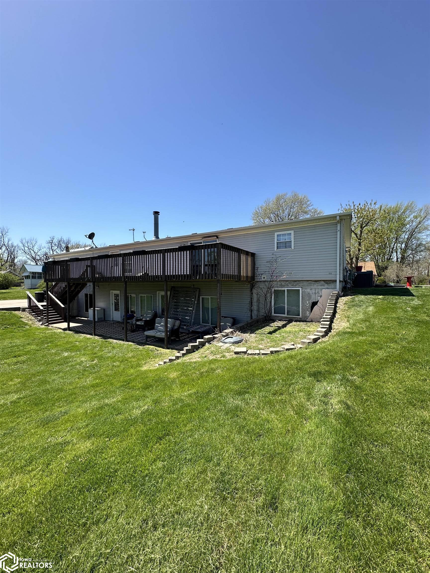 300 S Wilcox Street, Nauvoo, Illinois image 2