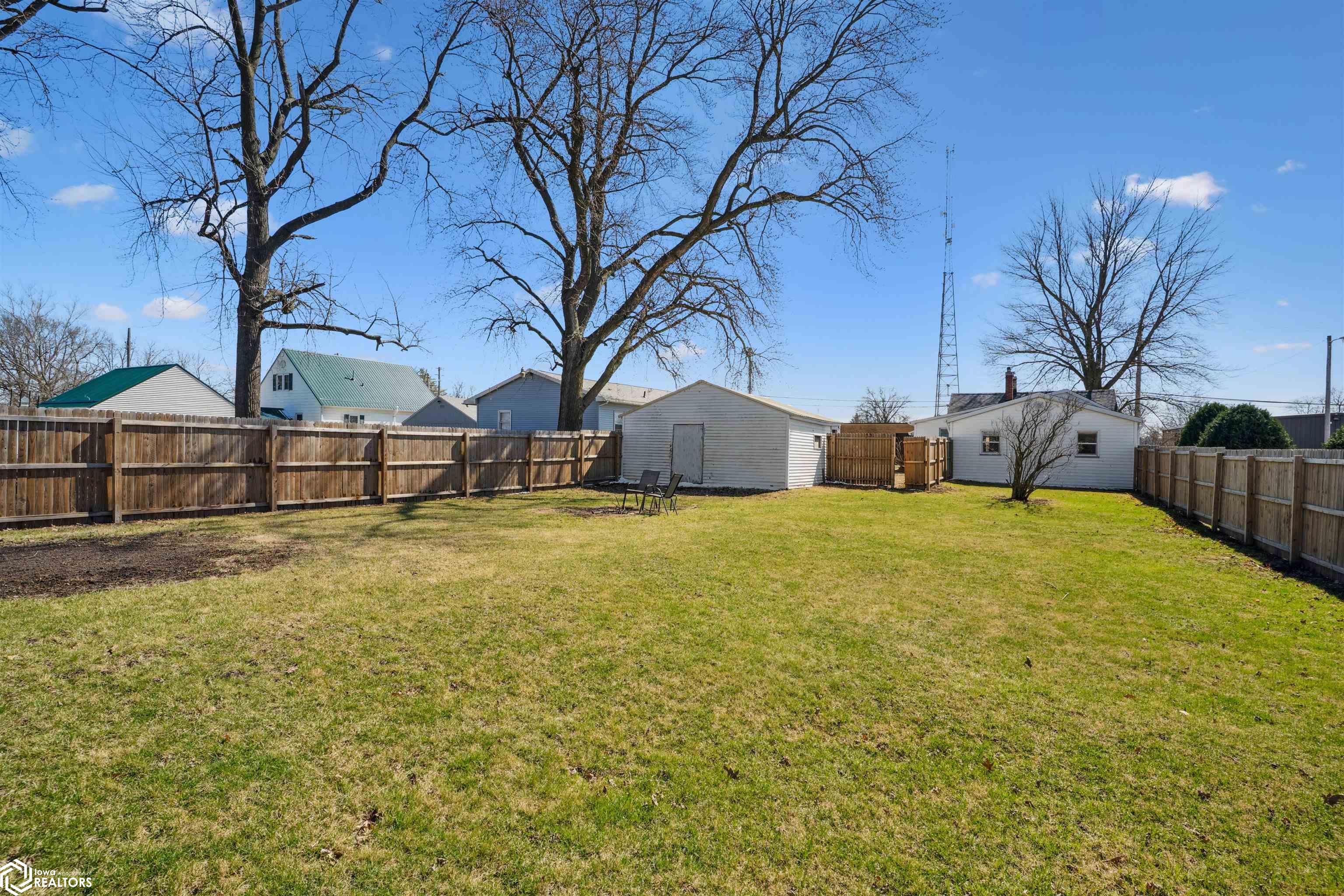 907 E Monroe, Mount Pleasant, Iowa image 19