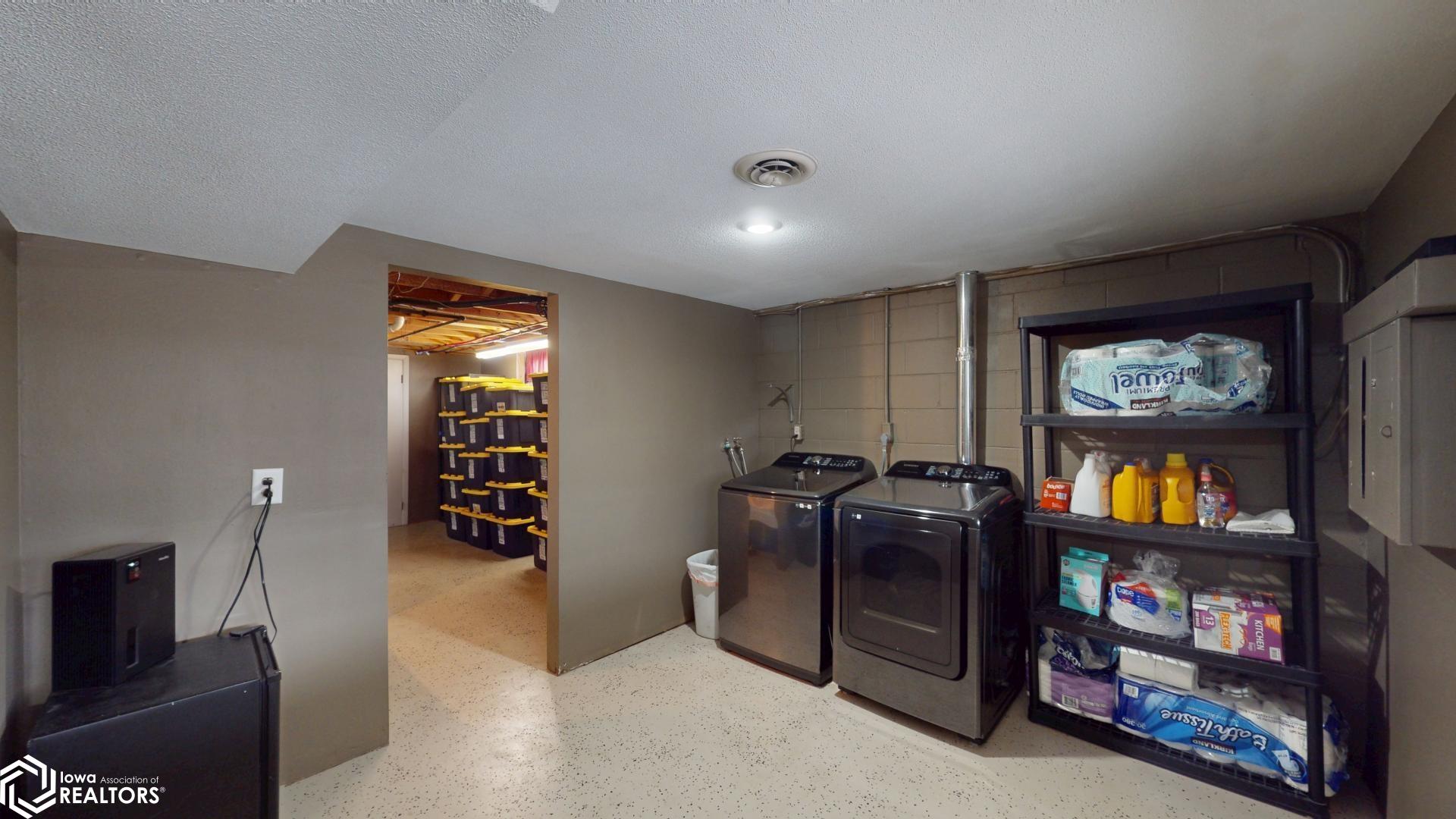 104 N Illinois, Mason City, Iowa image 34