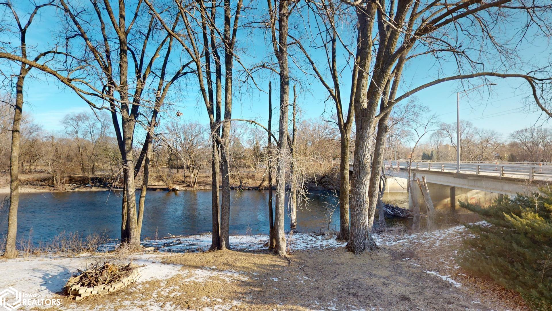 104 N Illinois, Mason City, Iowa image 47