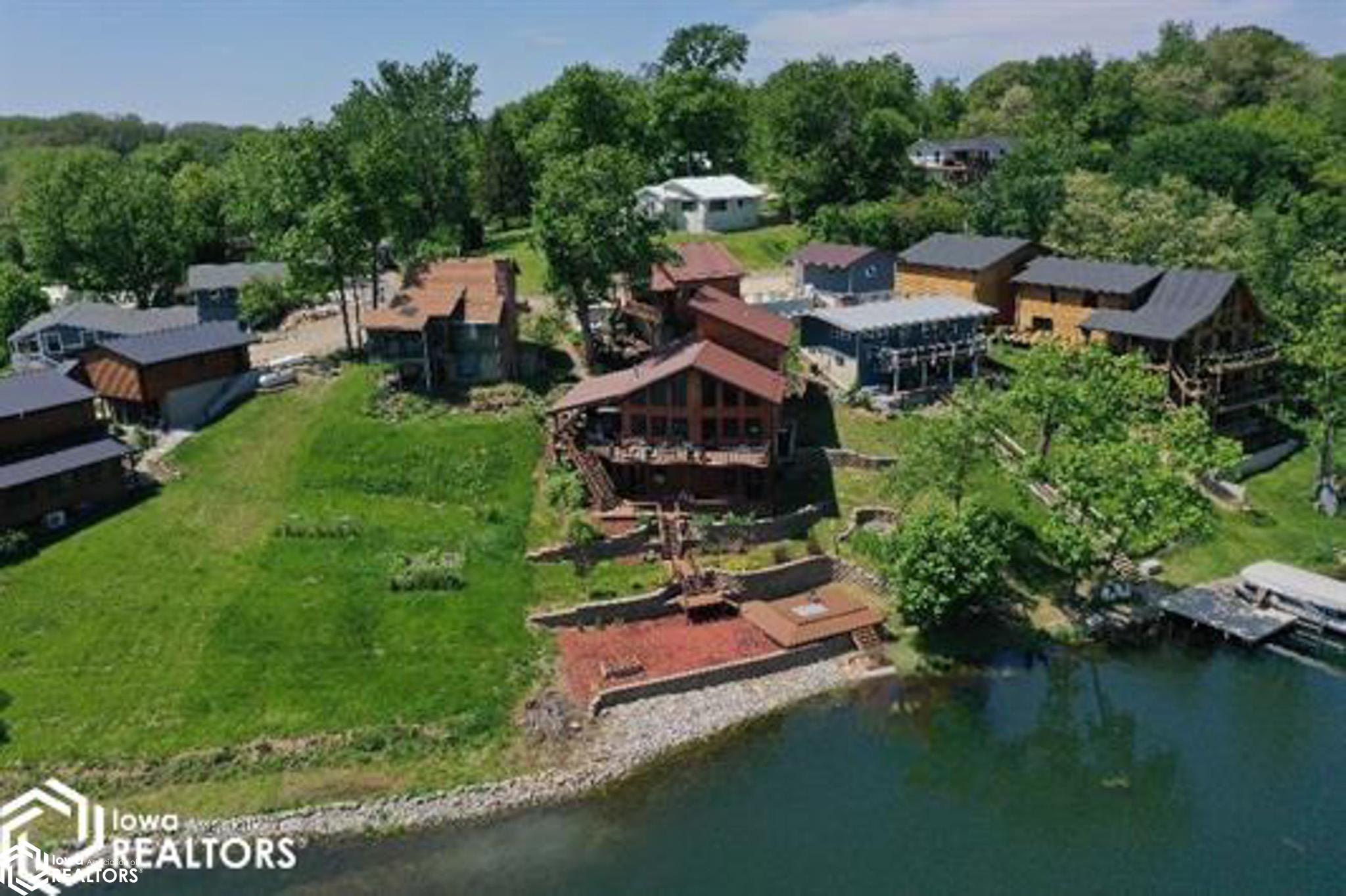 4214 W Lakeshore Drive, Brooklyn, Iowa image 1