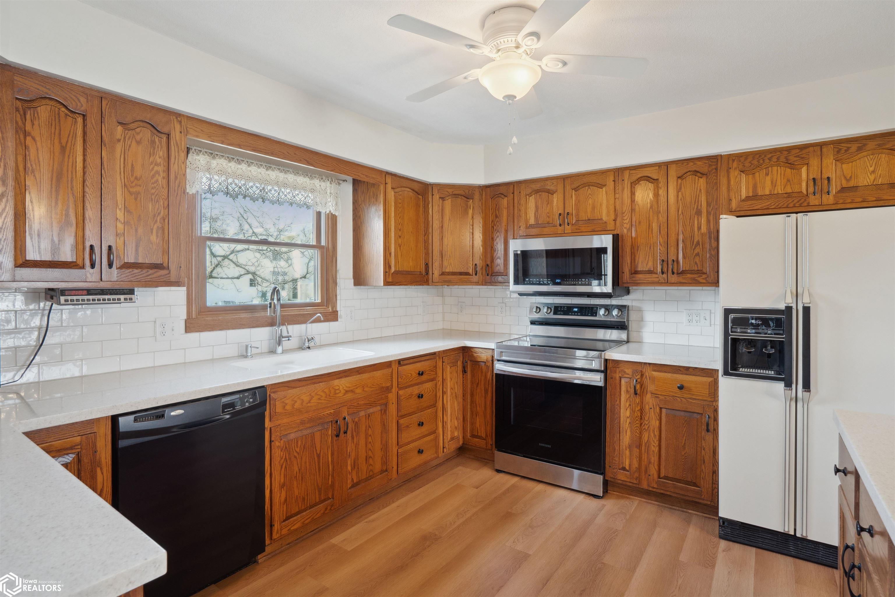 1829 Stoecker Street, Grinnell, Iowa image 12