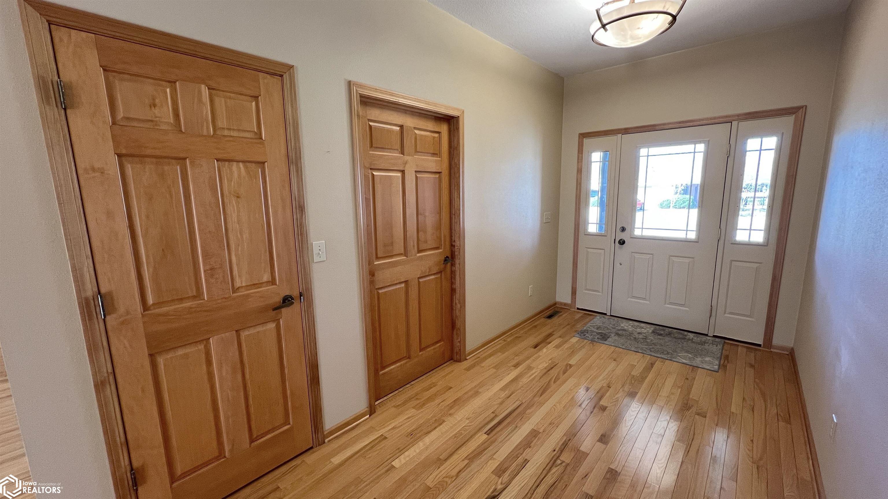 1797 Springview Drive, Mason City, Iowa image 4