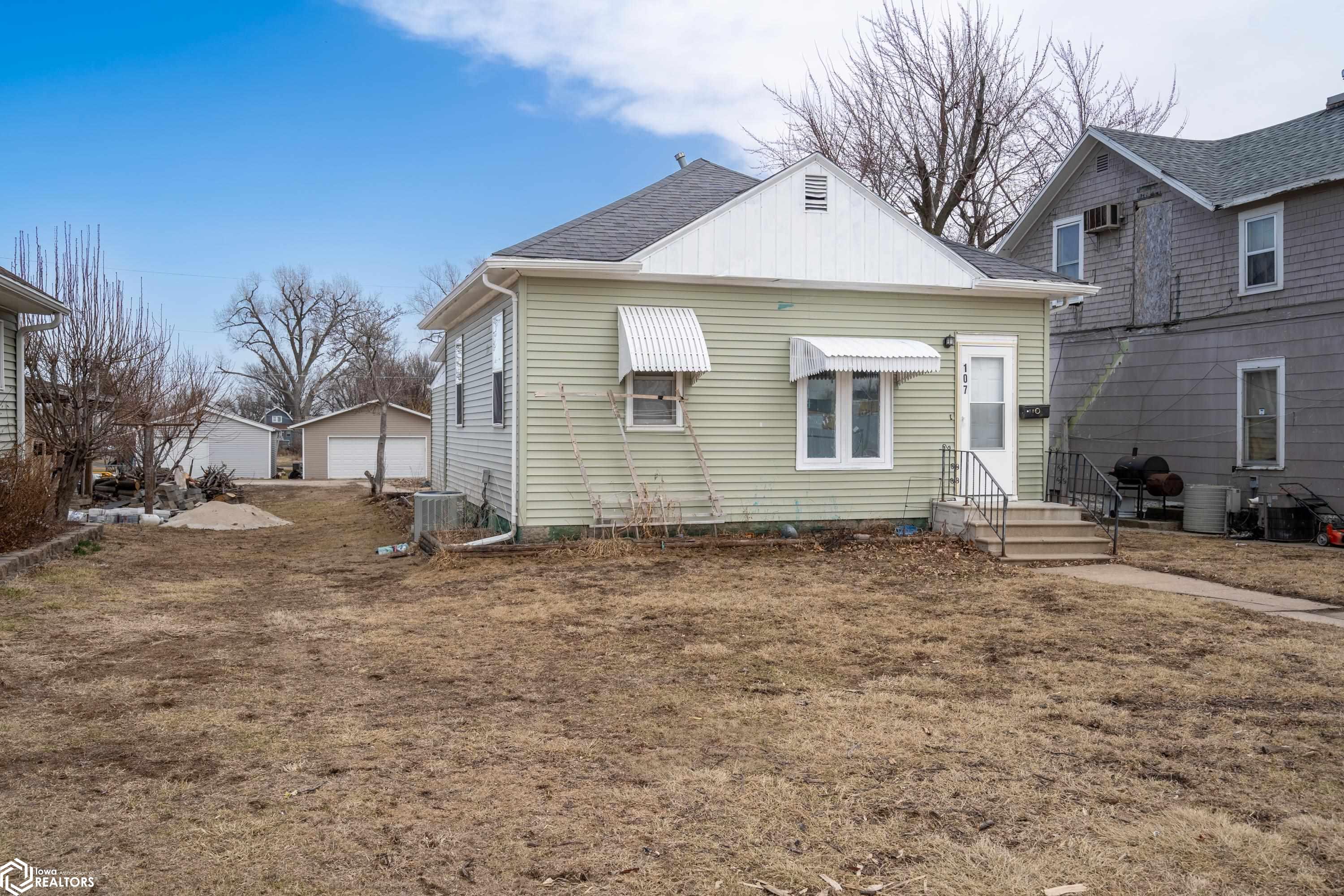 107 N 9th Avenue, Marshalltown, Iowa image 3