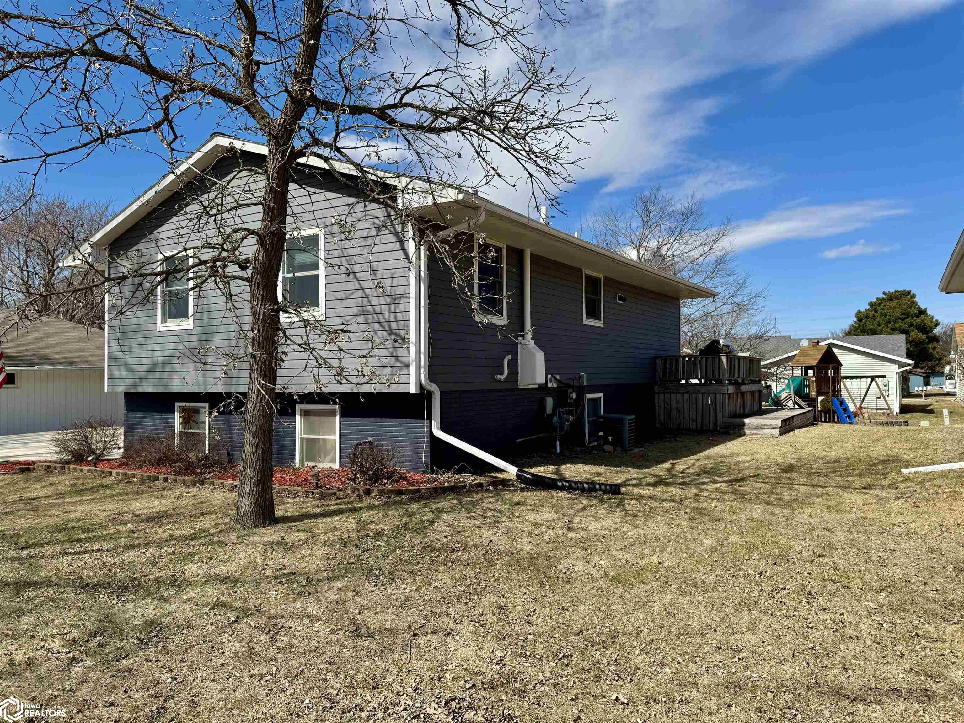 318 26th Ave S, Clear Lake, Iowa image 3