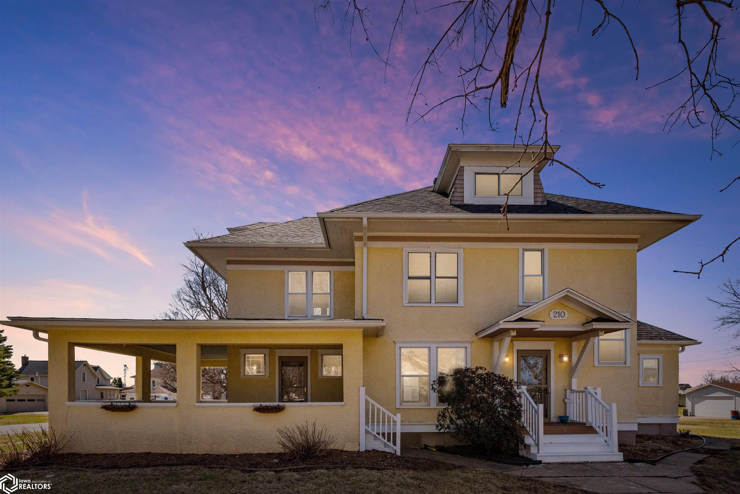 210 3rd Street, Melbourne, Iowa image 1