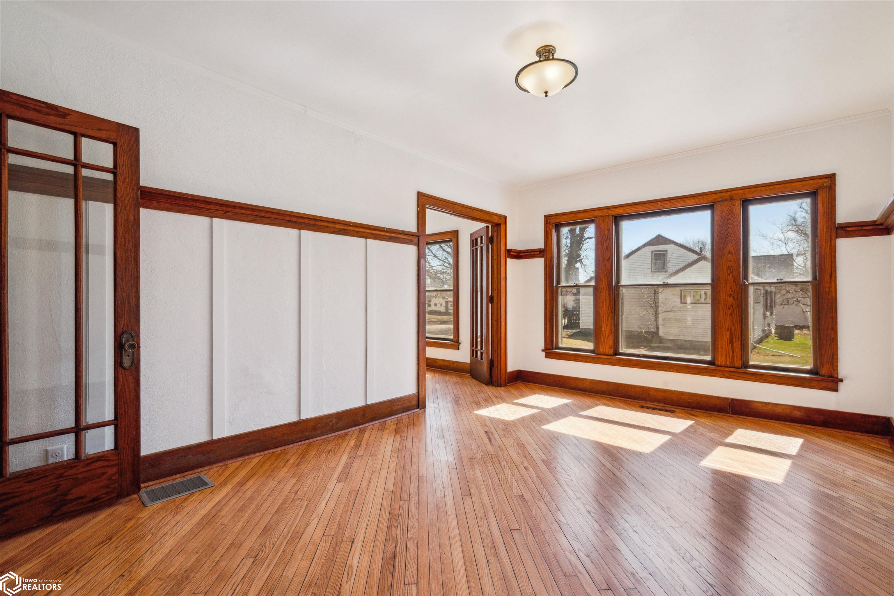 210 3rd Street, Melbourne, Iowa image 11