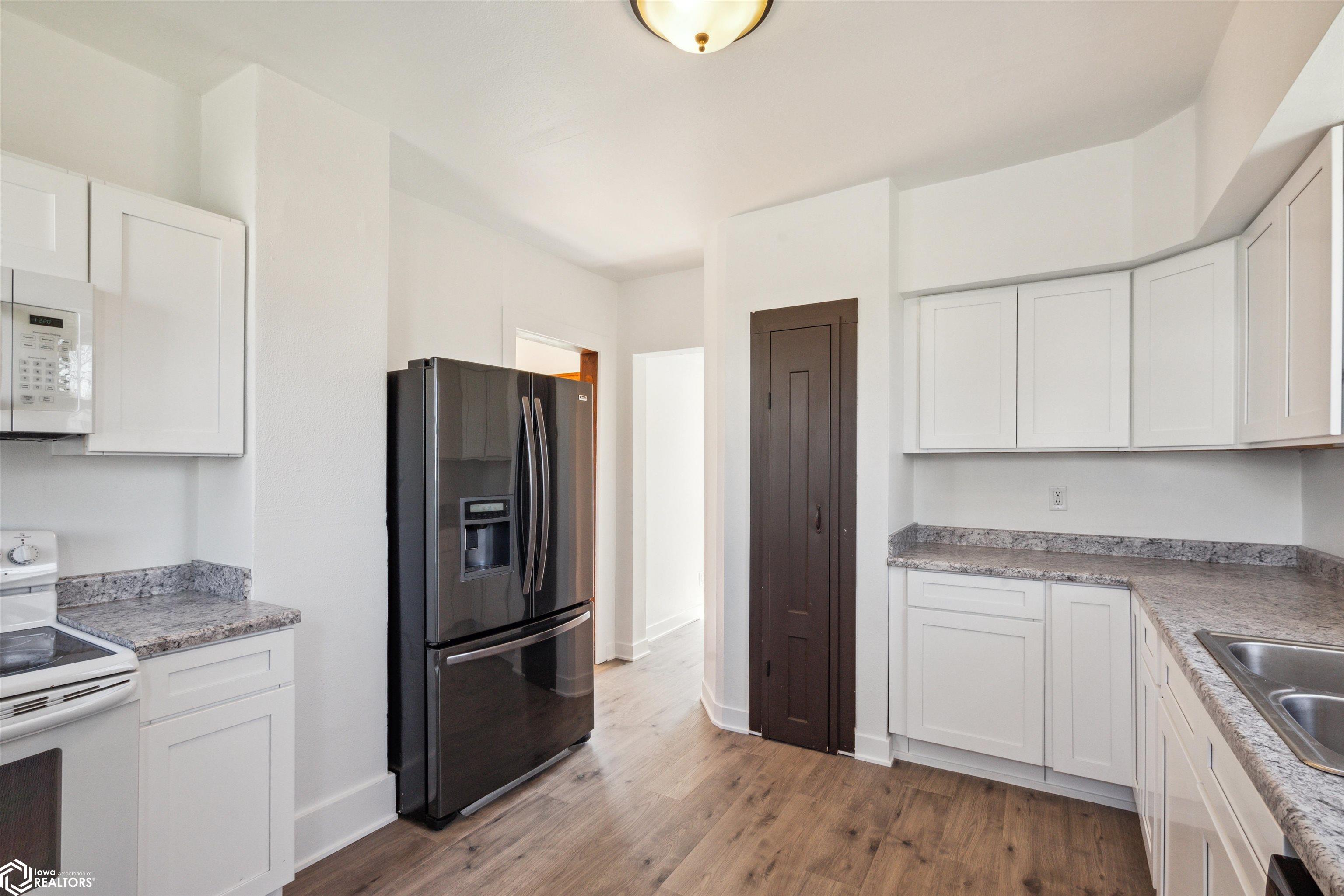 210 3rd Street, Melbourne, Iowa image 14