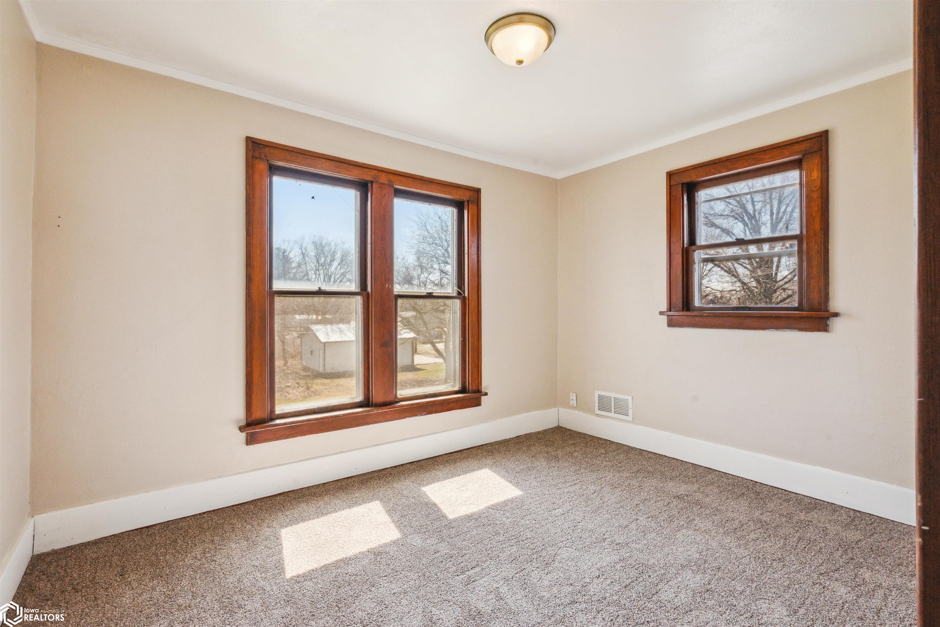 210 3rd Street, Melbourne, Iowa image 19
