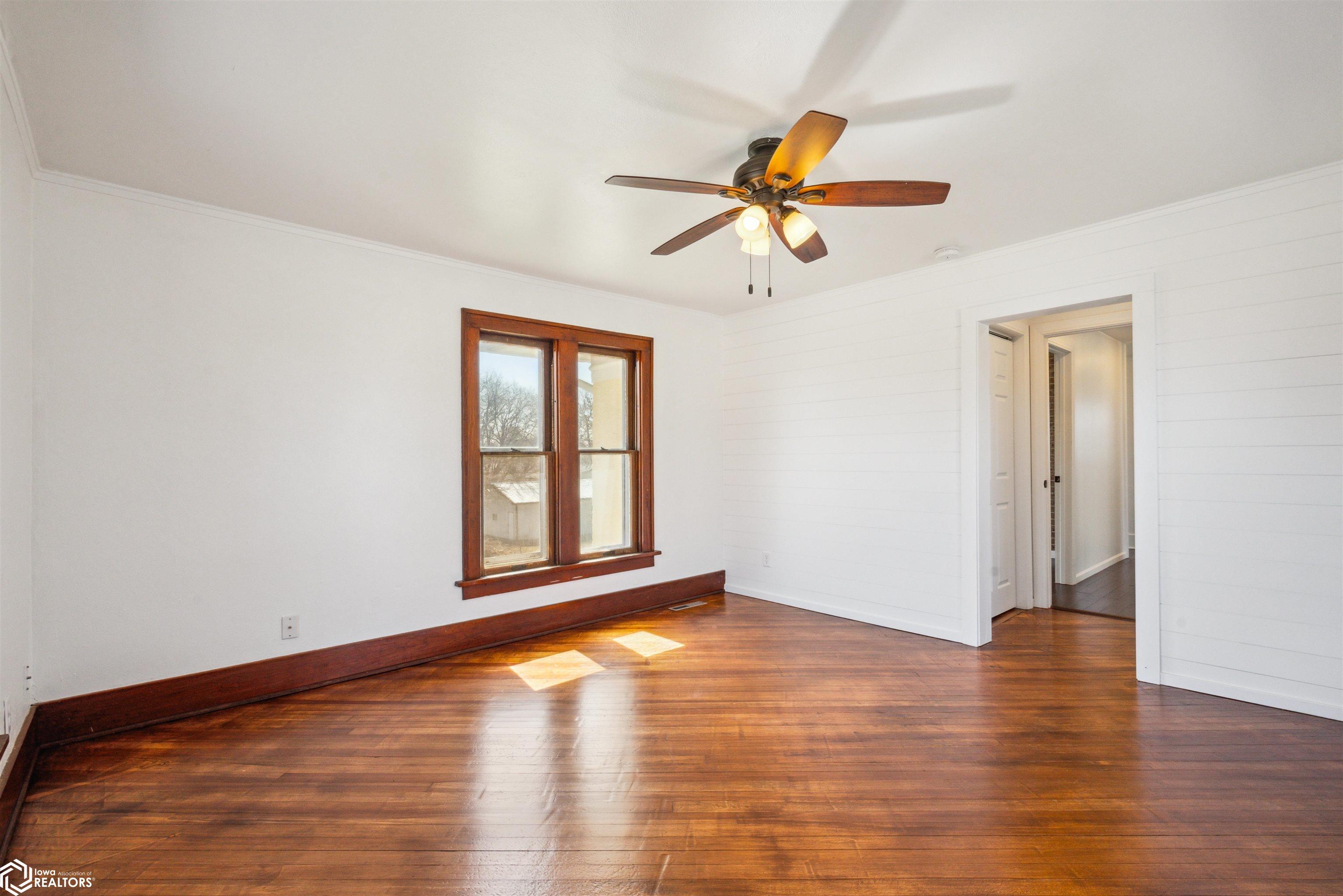 210 3rd Street, Melbourne, Iowa image 21