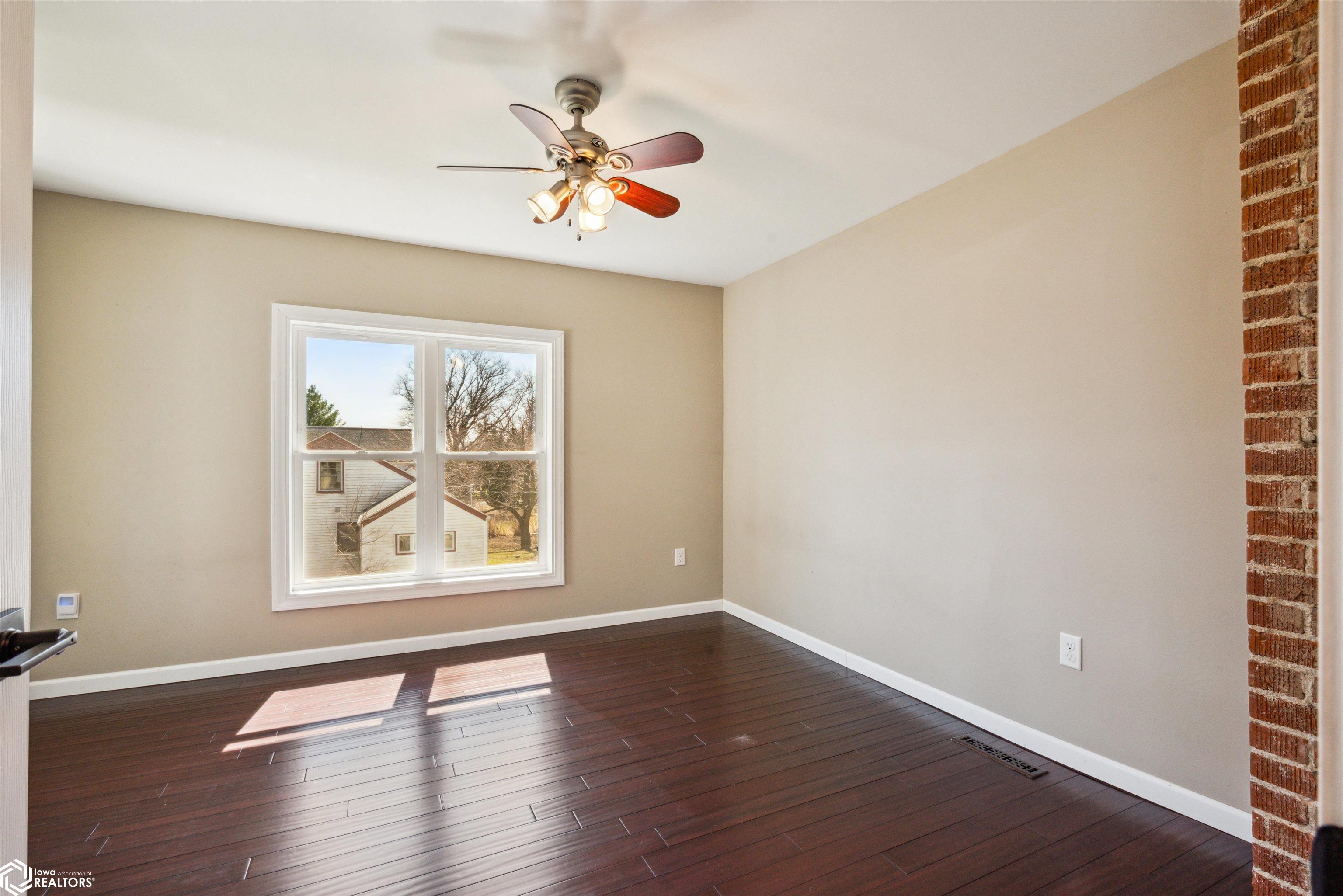 210 3rd Street, Melbourne, Iowa image 23