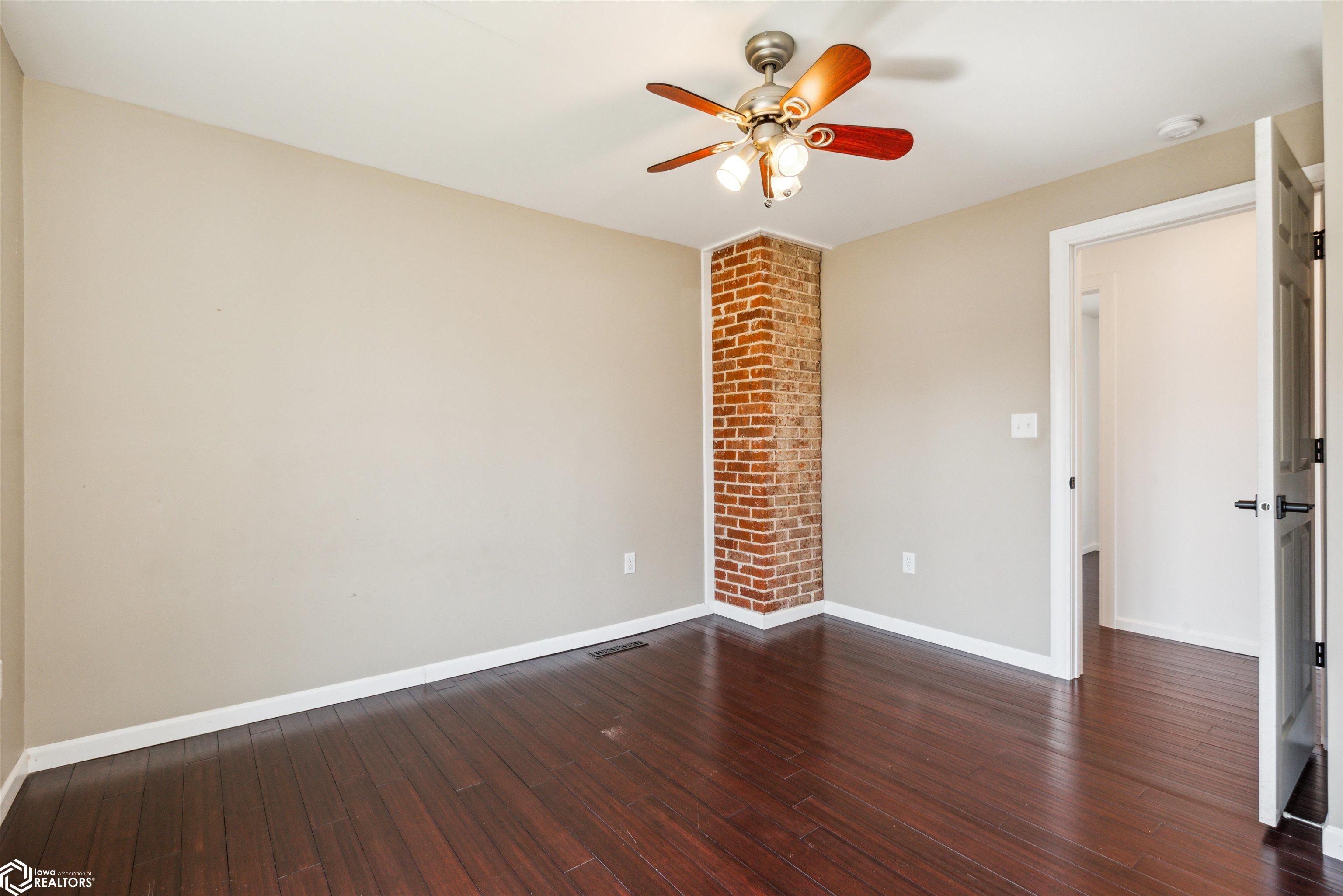 210 3rd Street, Melbourne, Iowa image 27