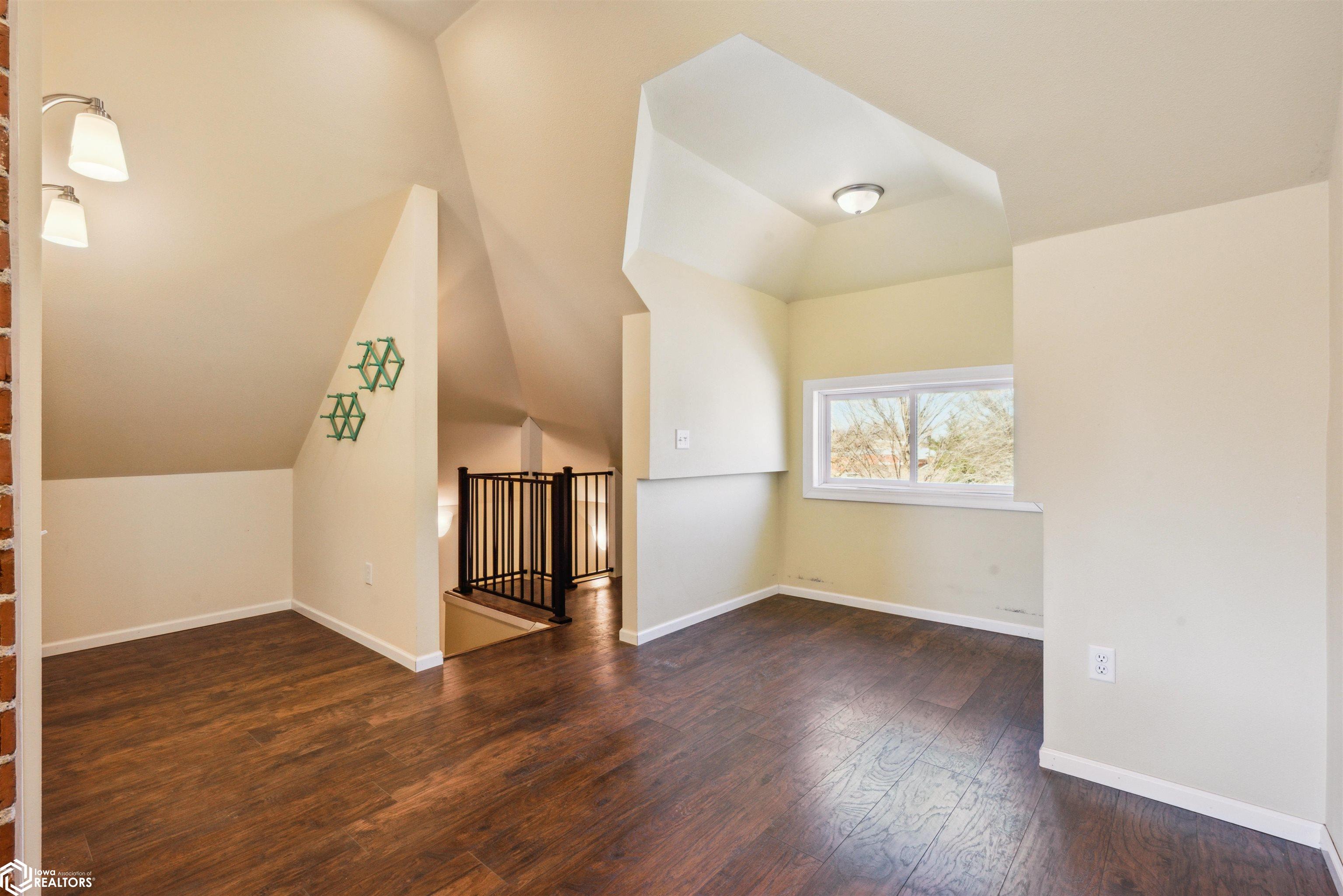 210 3rd Street, Melbourne, Iowa image 28
