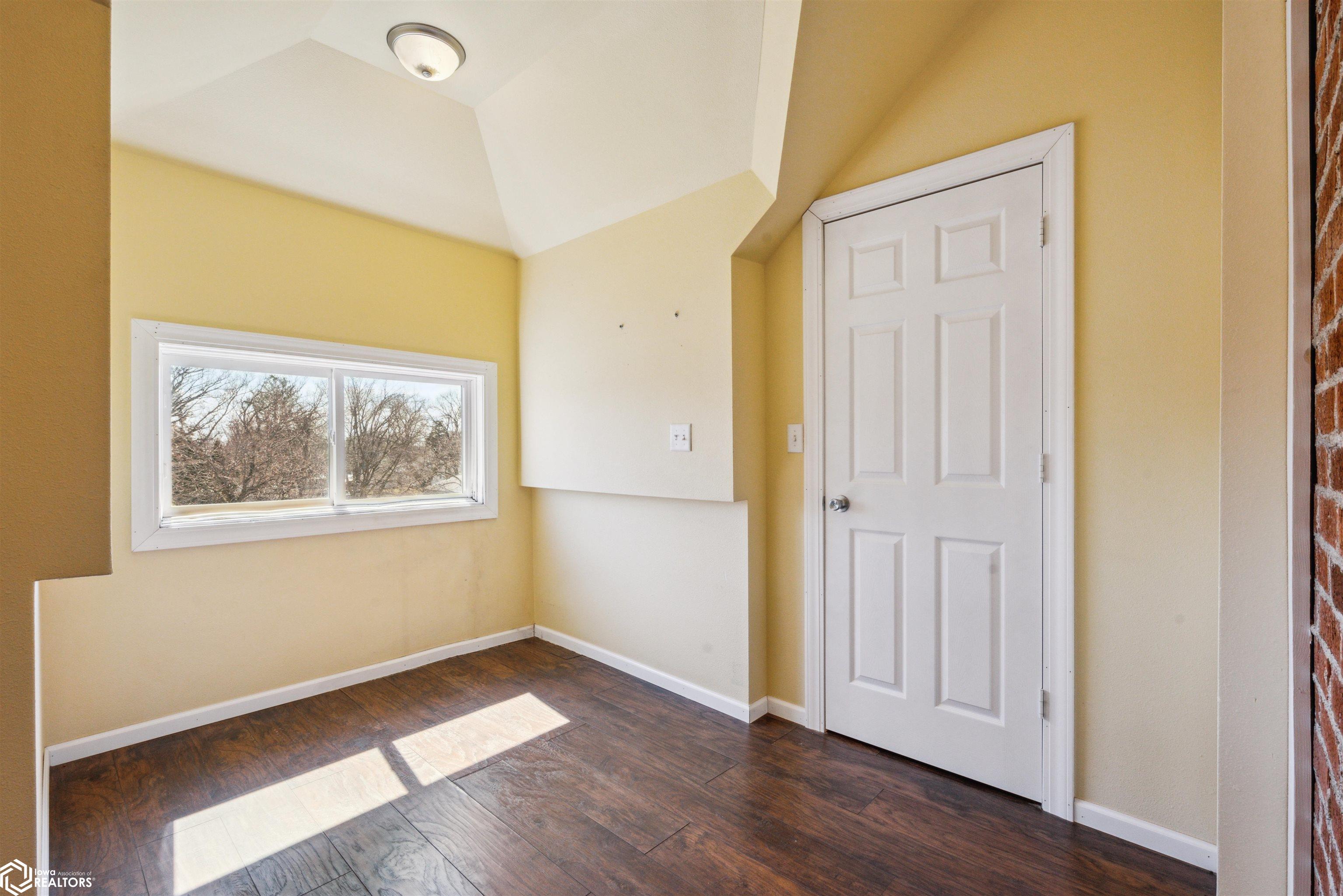 210 3rd Street, Melbourne, Iowa image 30