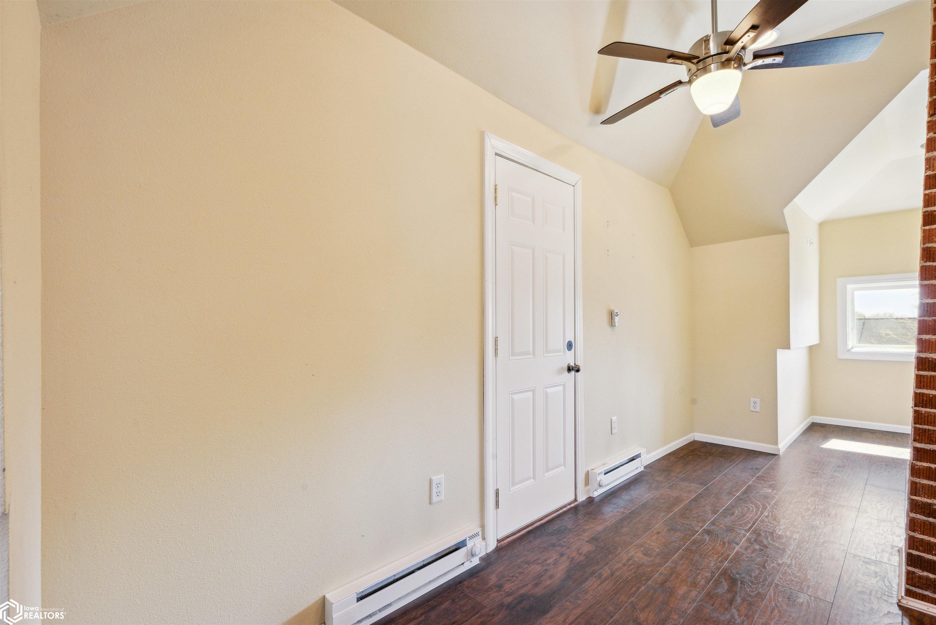 210 3rd Street, Melbourne, Iowa image 31