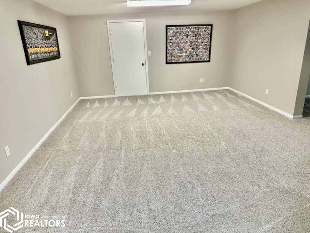 5568 Oak Hills Drive, Burlington, Iowa image 16