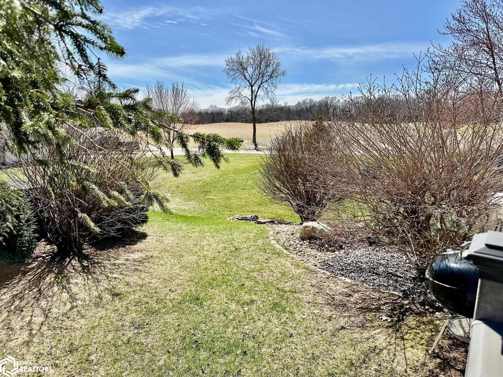 5568 Oak Hills Drive, Burlington, Iowa image 23