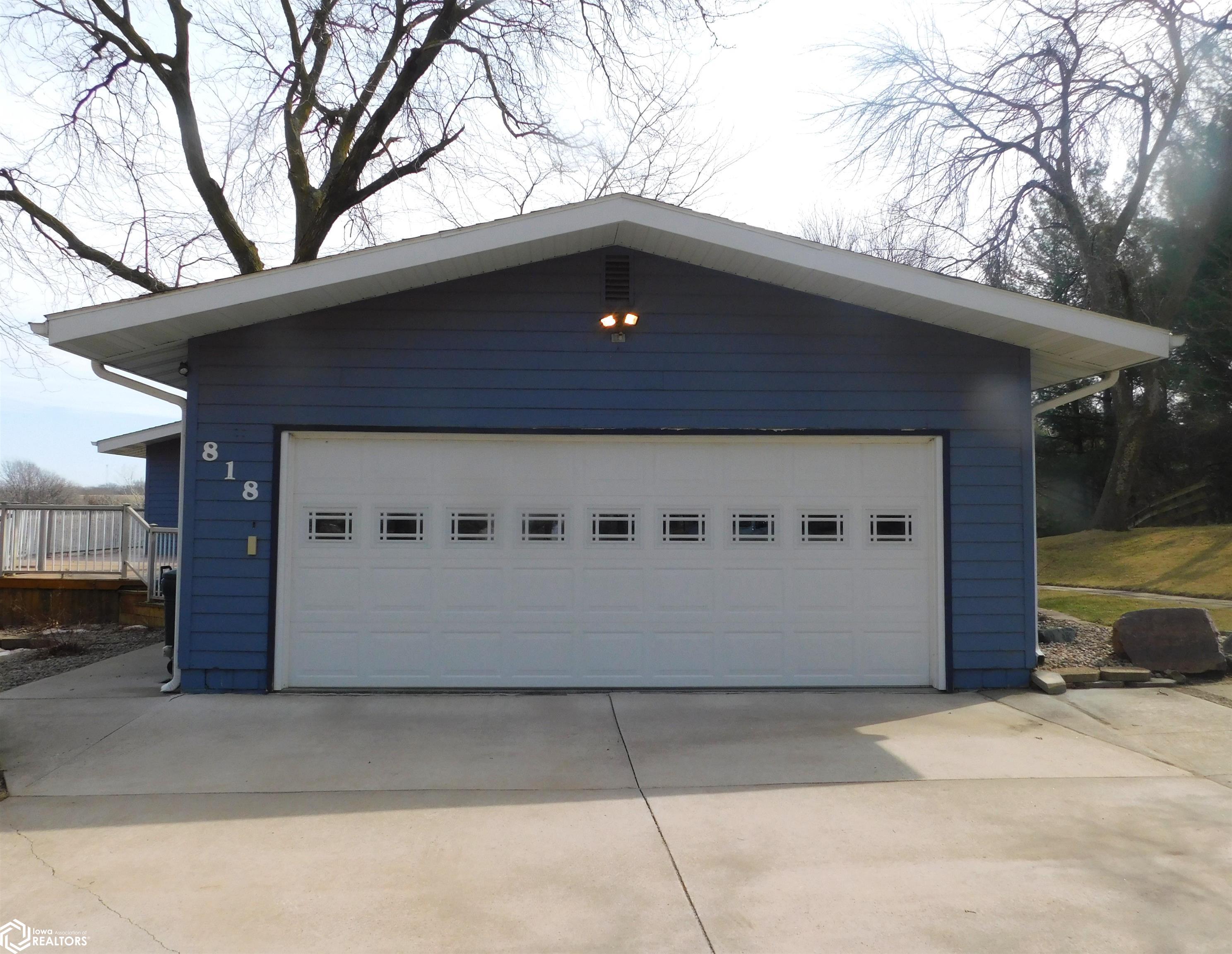 818 Charles Street, Denison, Iowa image 25