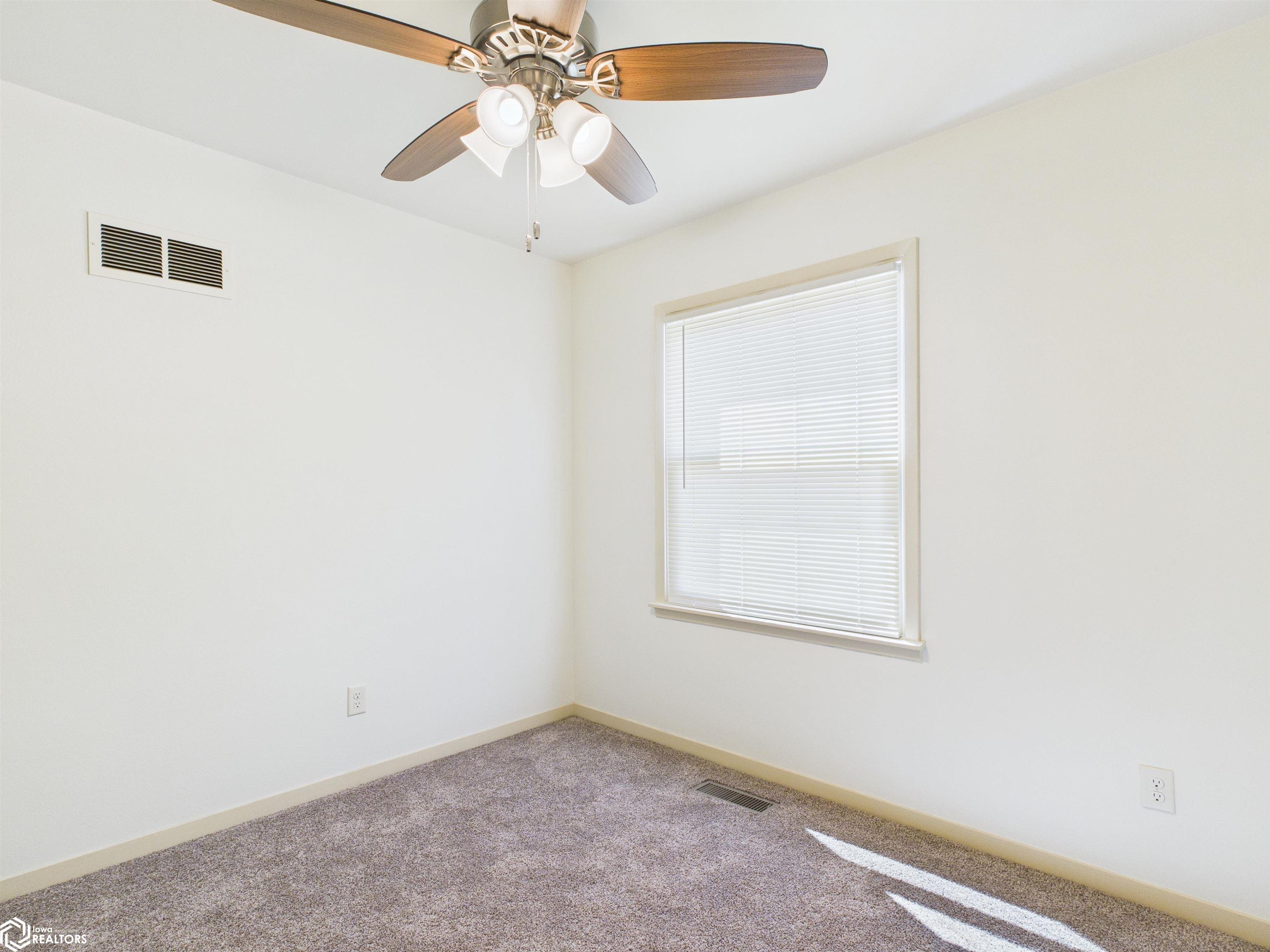 9 Pine Court, Montrose, Iowa image 11