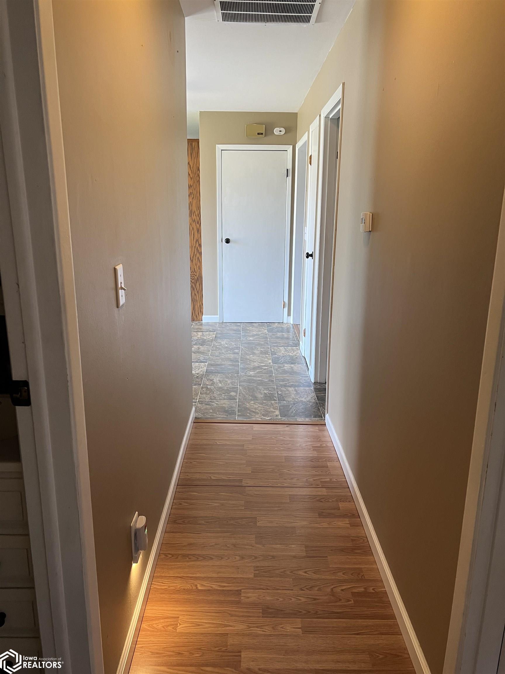 403 W State St, Mount Pleasant, Iowa image 13