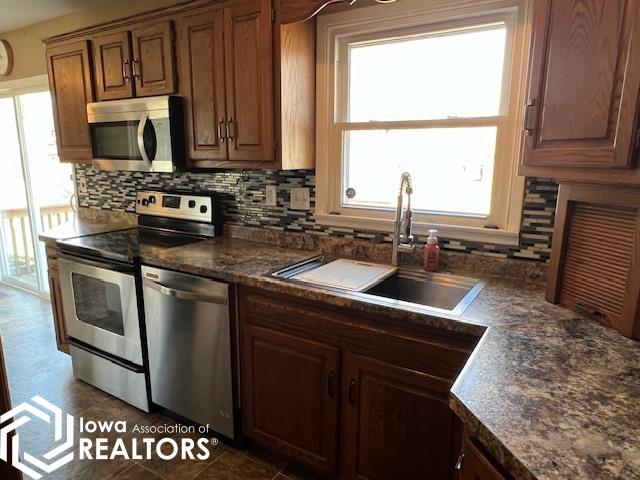 403 W State St, Mount Pleasant, Iowa image 5