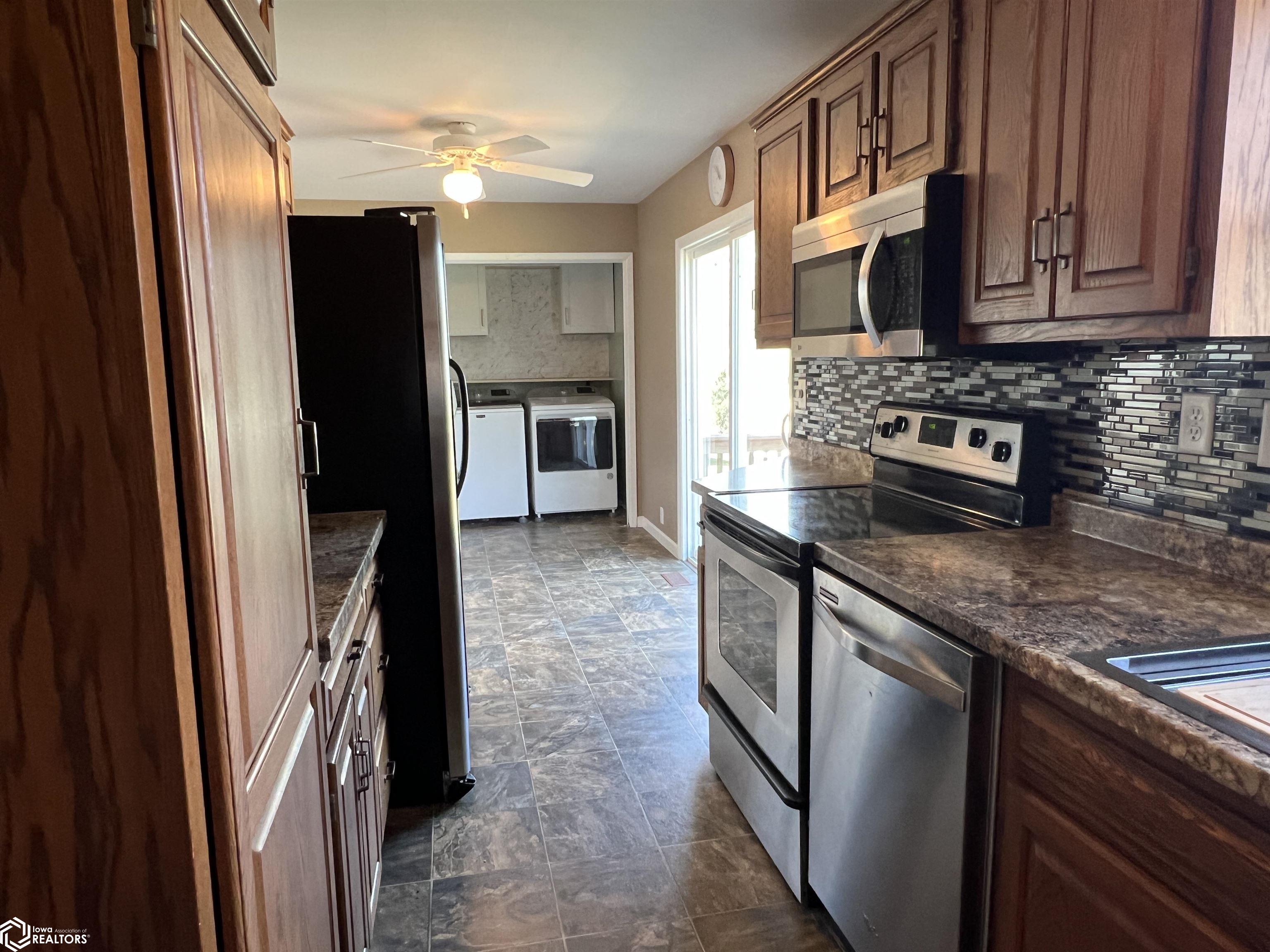 403 W State St, Mount Pleasant, Iowa image 8