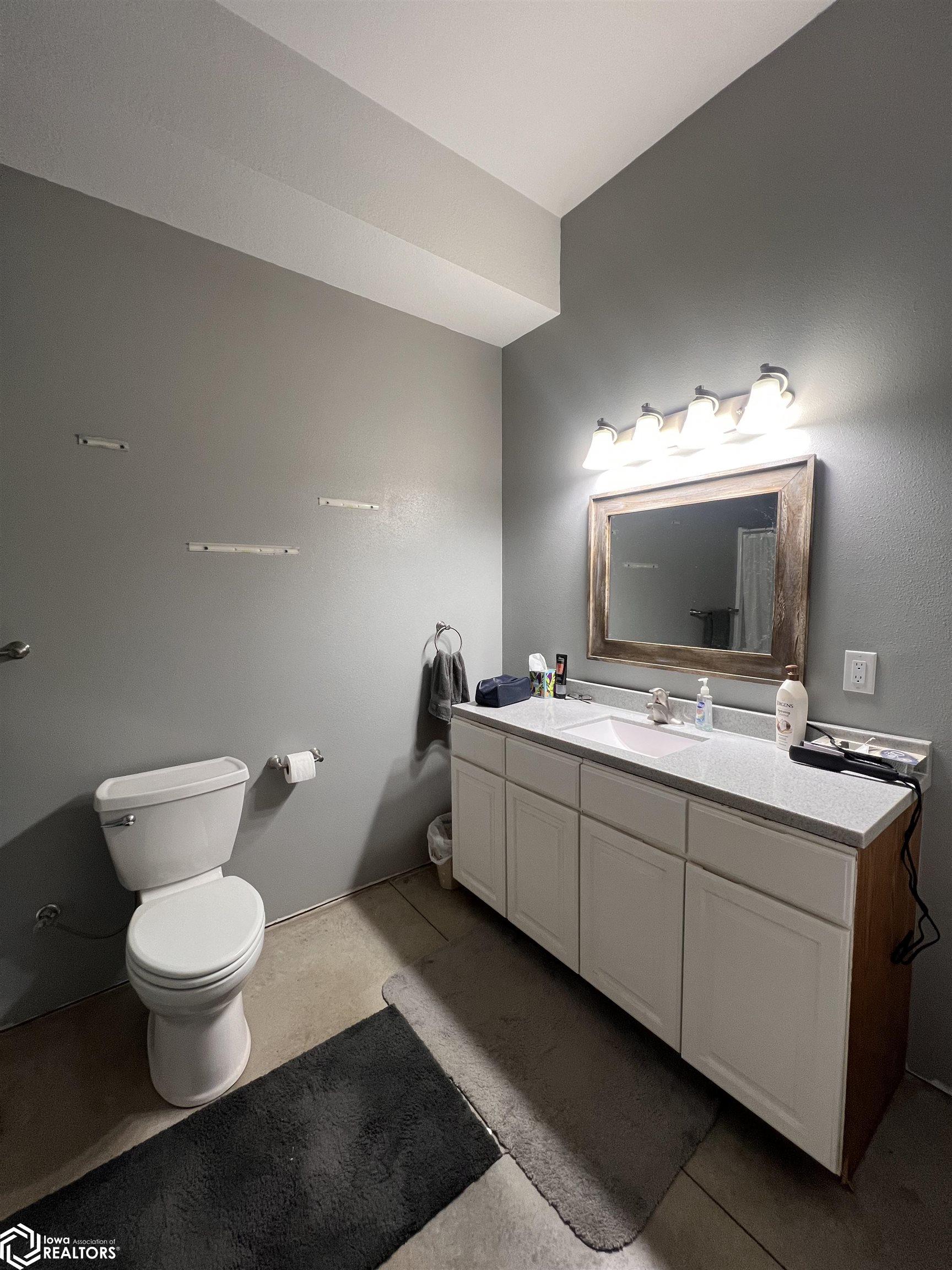 2184 Vernon Voss Road, Denison, Iowa image 13
