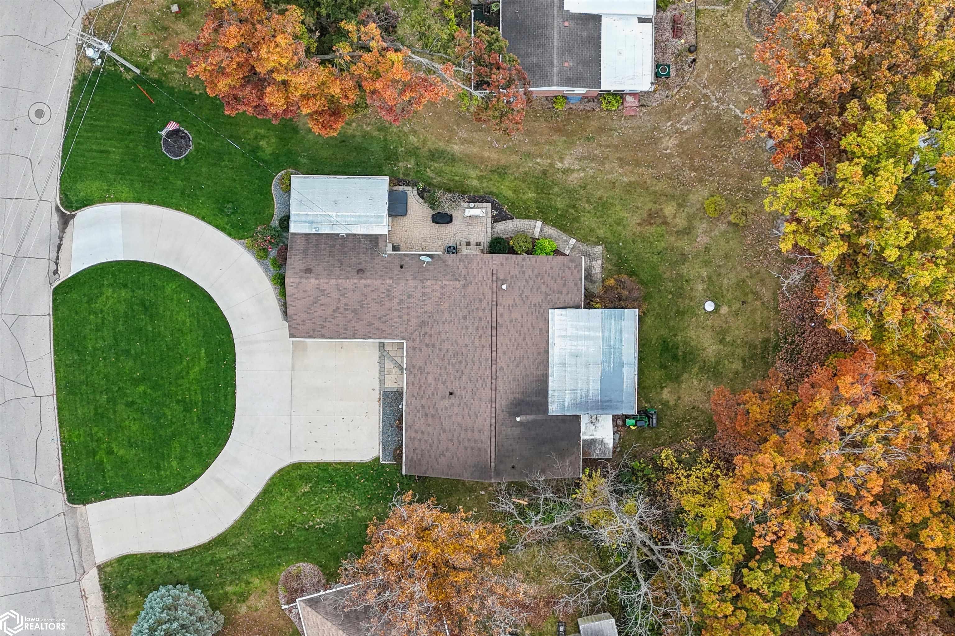 2544 Surrey Road, Burlington, Iowa image 16