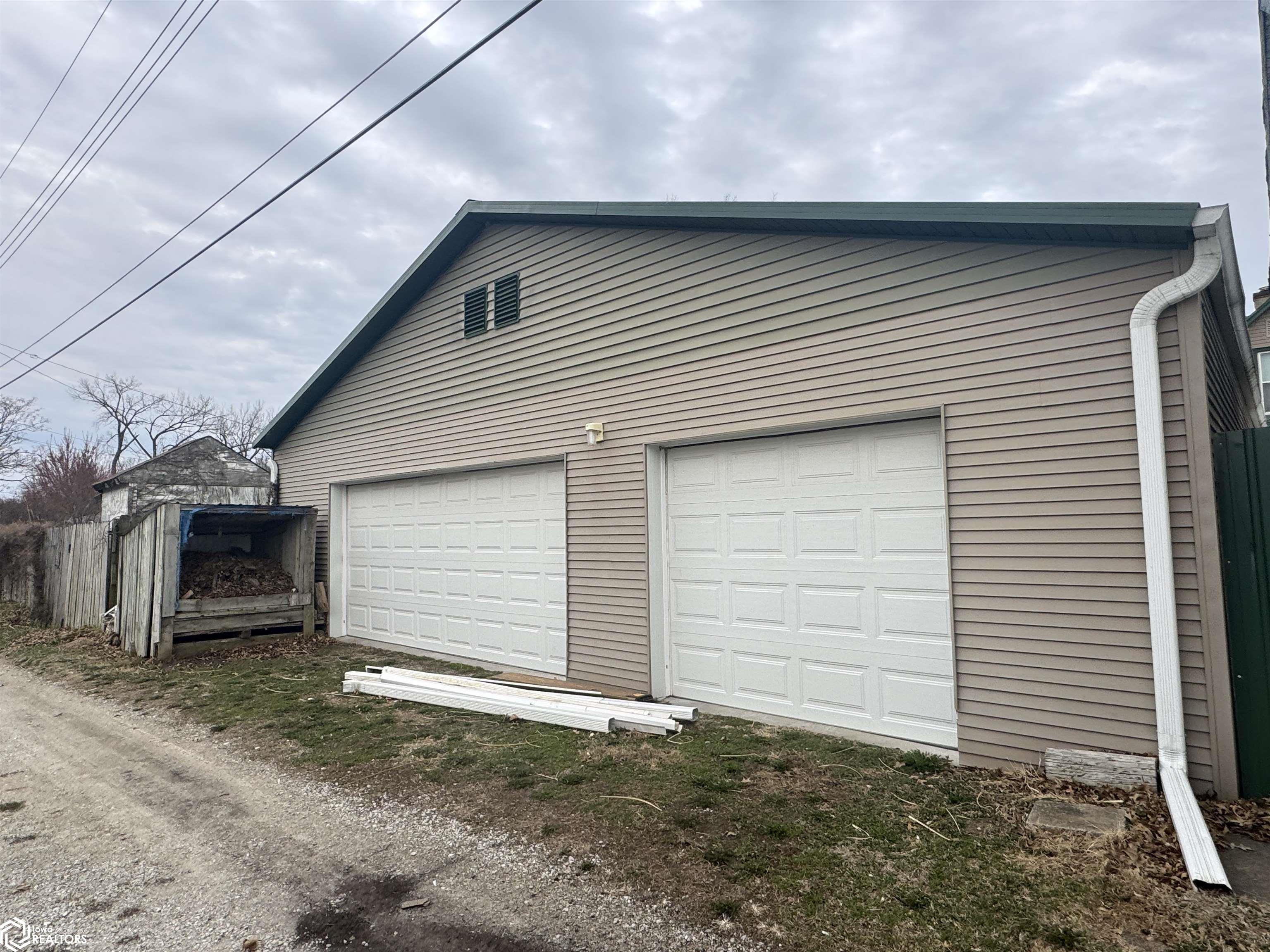 2020 Baumberger Street, Burlington, Iowa image 3