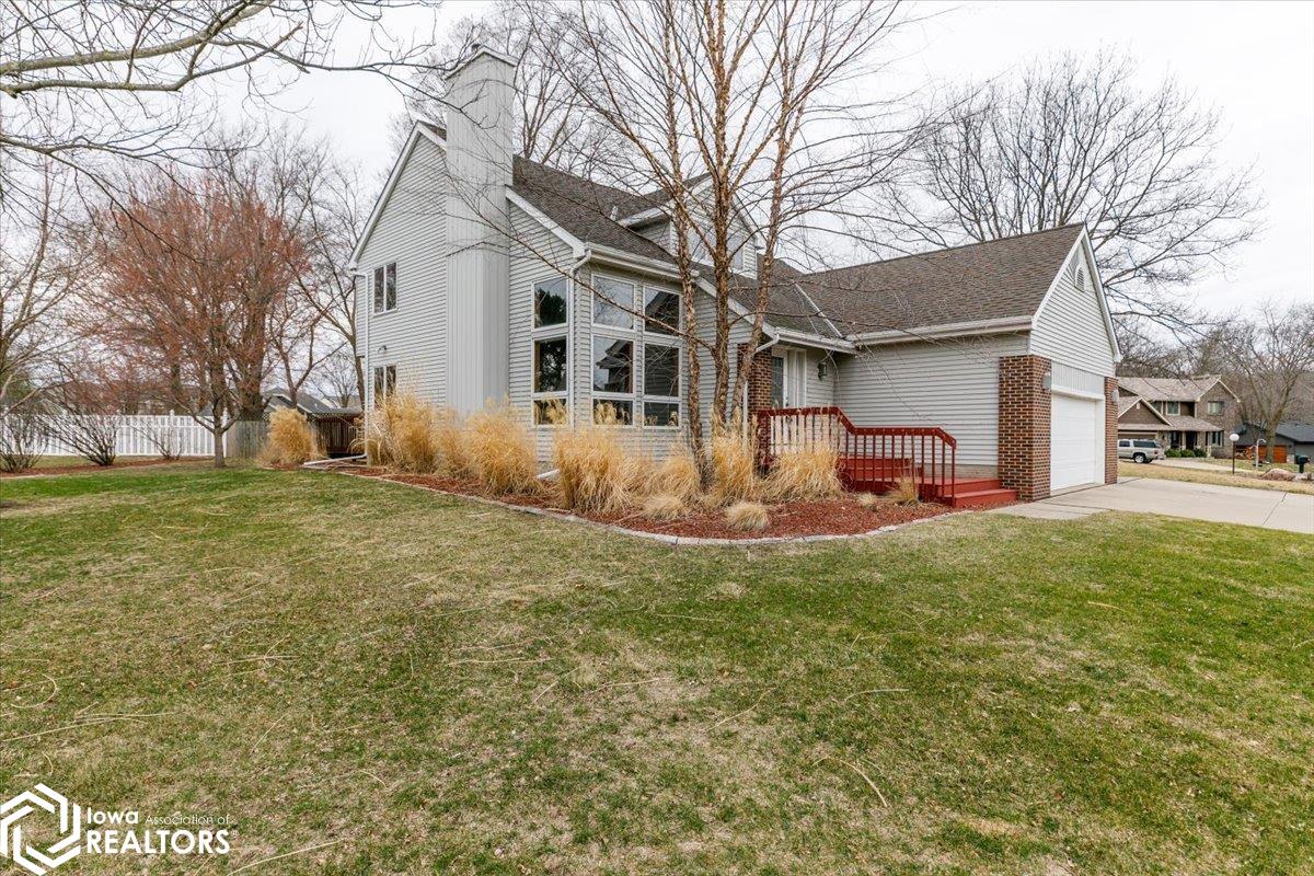 7230 Hyperion Pointe Drive, Johnston, Iowa image 2