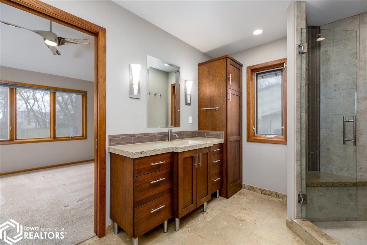 7230 Hyperion Pointe Drive, Johnston, Iowa image 14