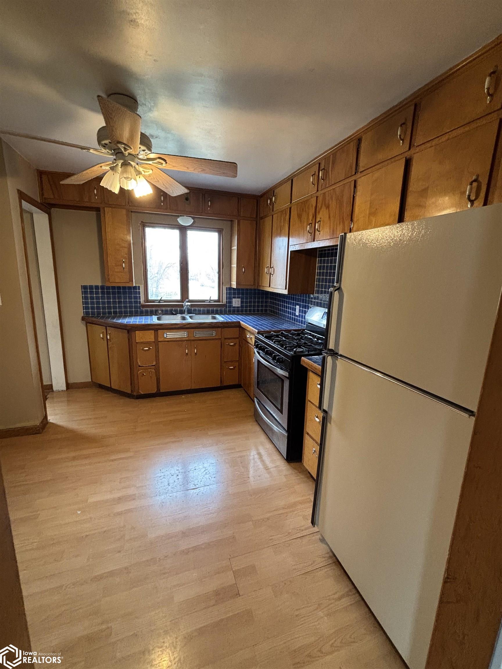 205 E Fillmore Avenue, Fairfield, Iowa image 15