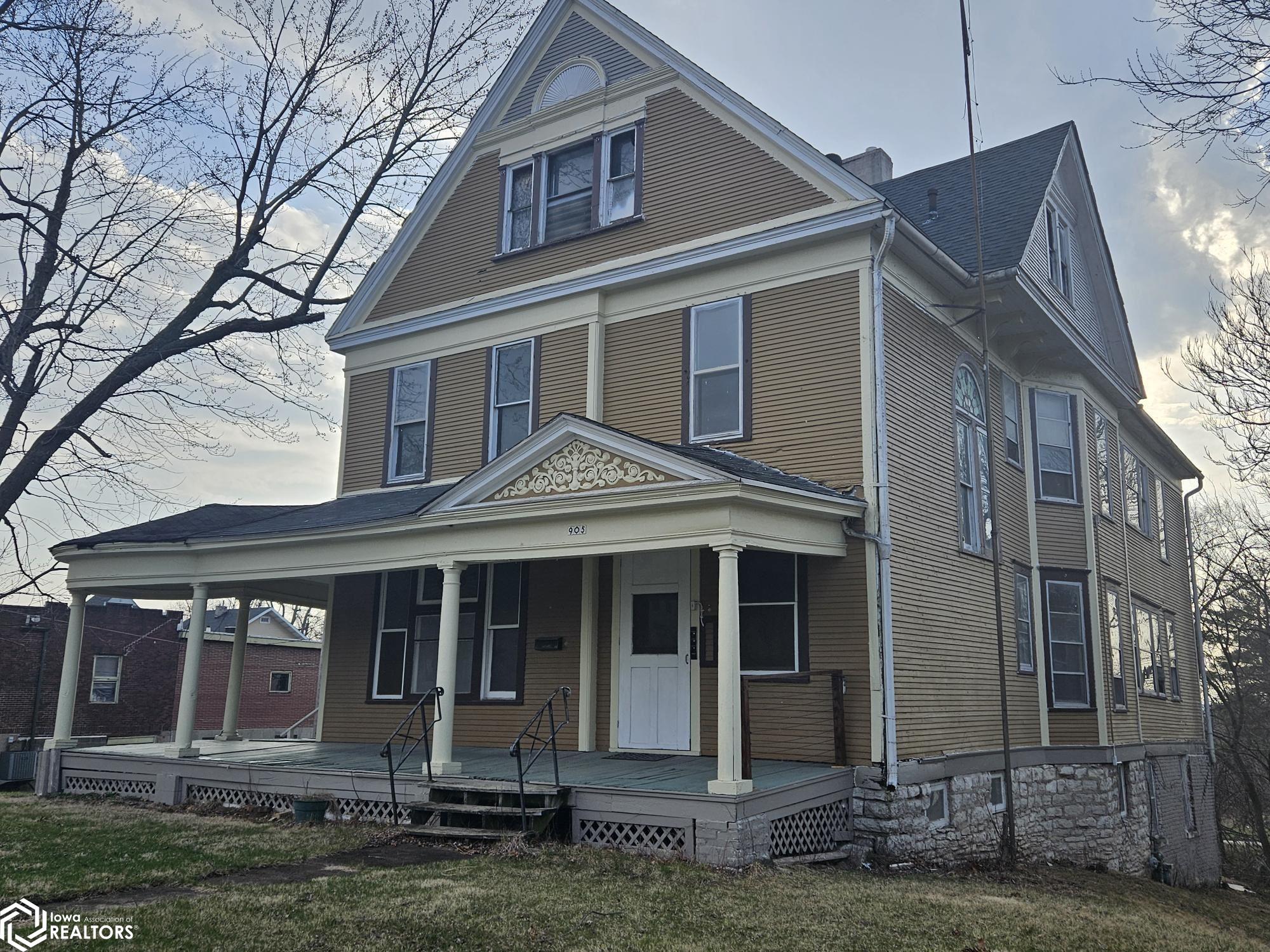 905 N Court Street, Ottumwa, Iowa image 1