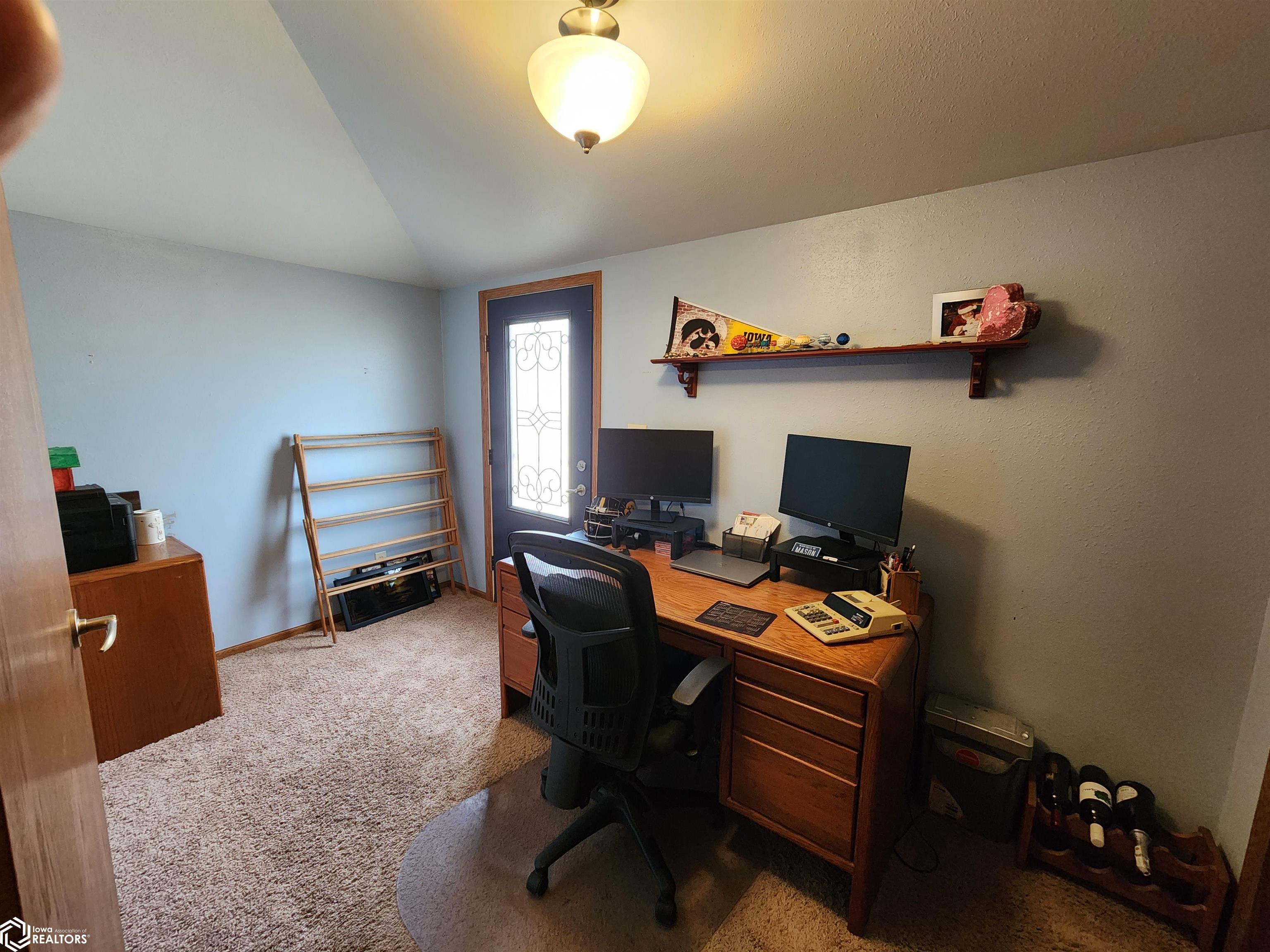 201 C Street, Toledo, Iowa image 9